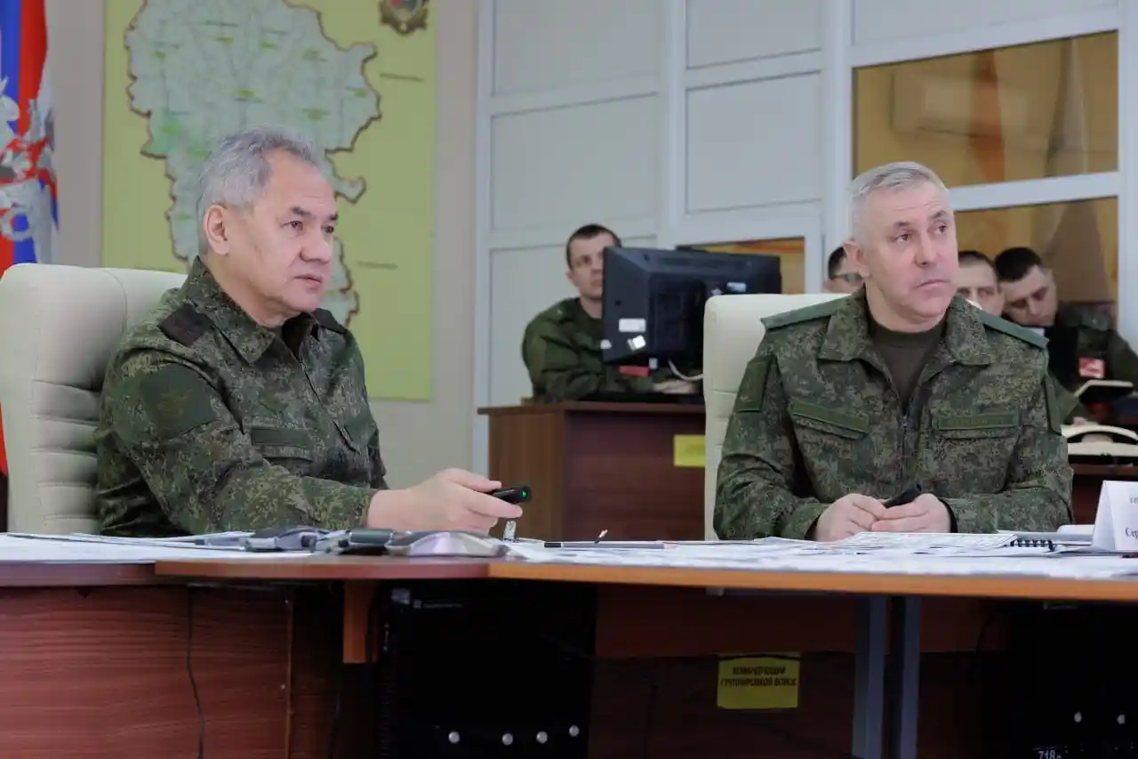 Rusya Savunma Bakanı Şoygu'dan Ukrayna'daki birlik komutanlarına ziyaret