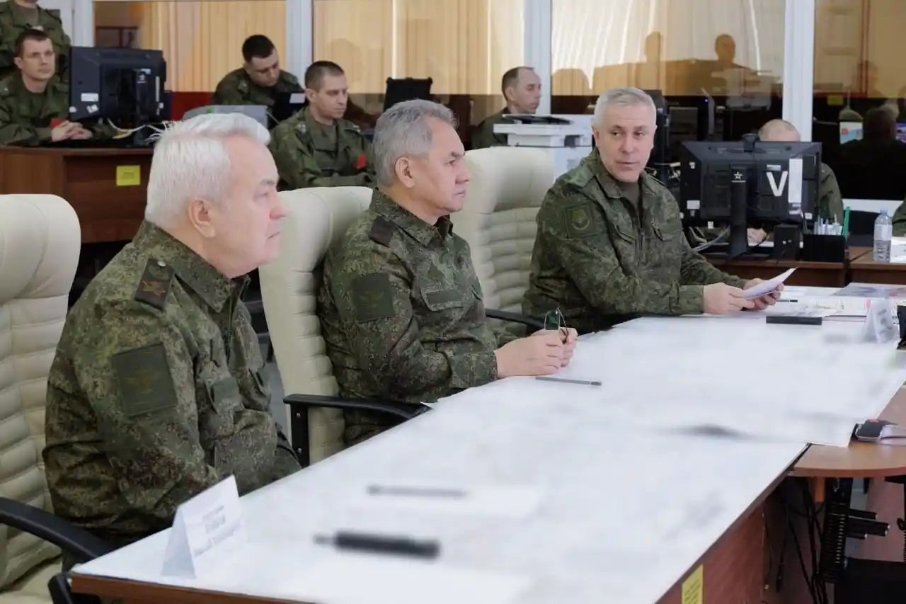 Rusya Savunma Bakanı Şoygu’dan Ukrayna’daki birlik komutanlarına ziyaret
