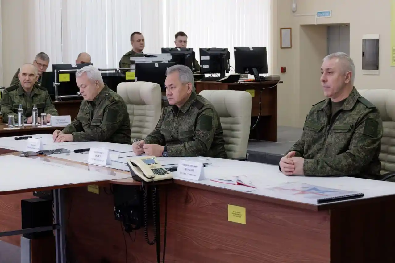 Rusya Savunma Bakanı Şoygu’dan Ukrayna’daki birlik komutanlarına ziyaret