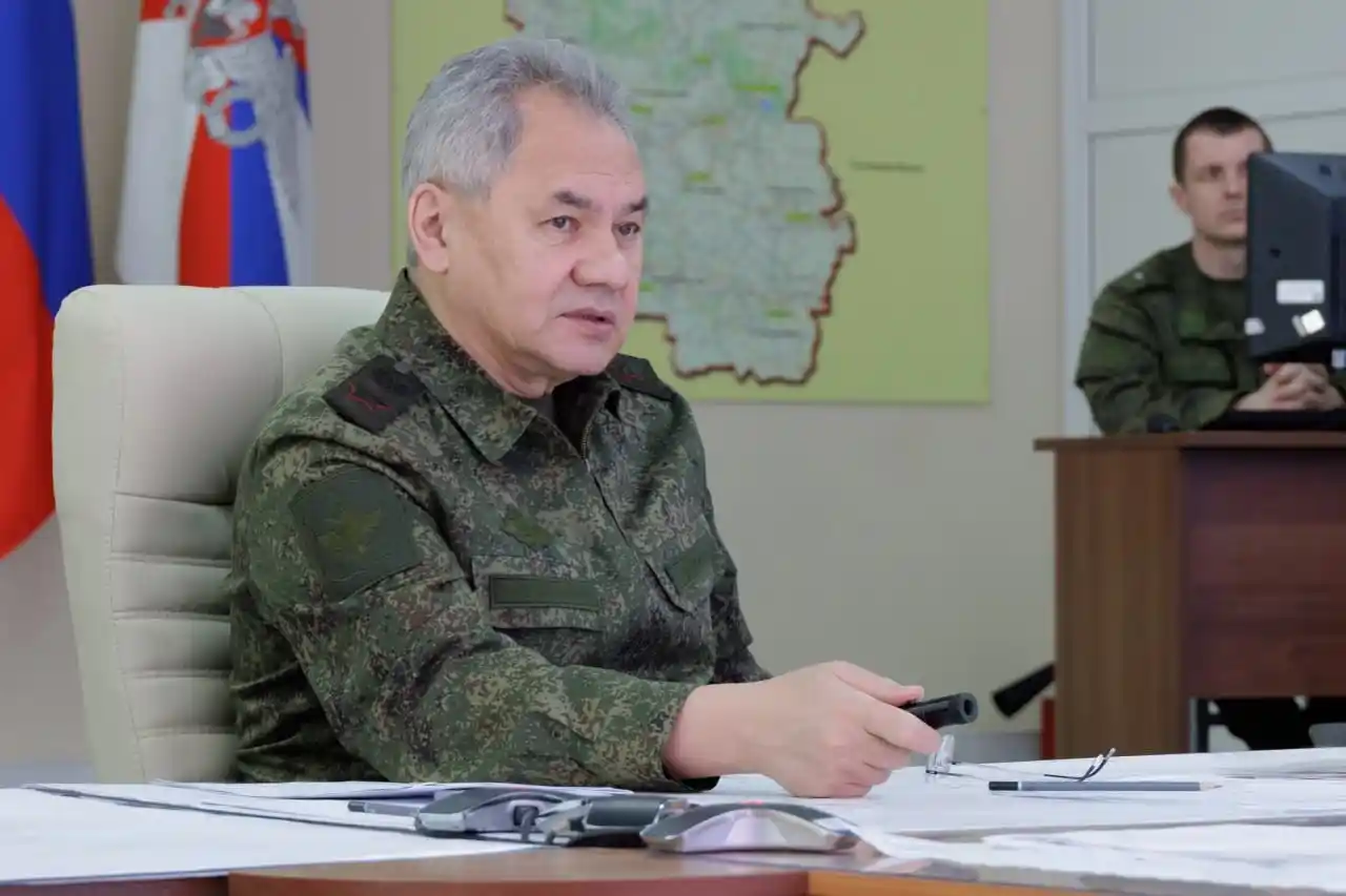 Rusya Savunma Bakanı Şoygu’dan Ukrayna’daki birlik komutanlarına ziyaret