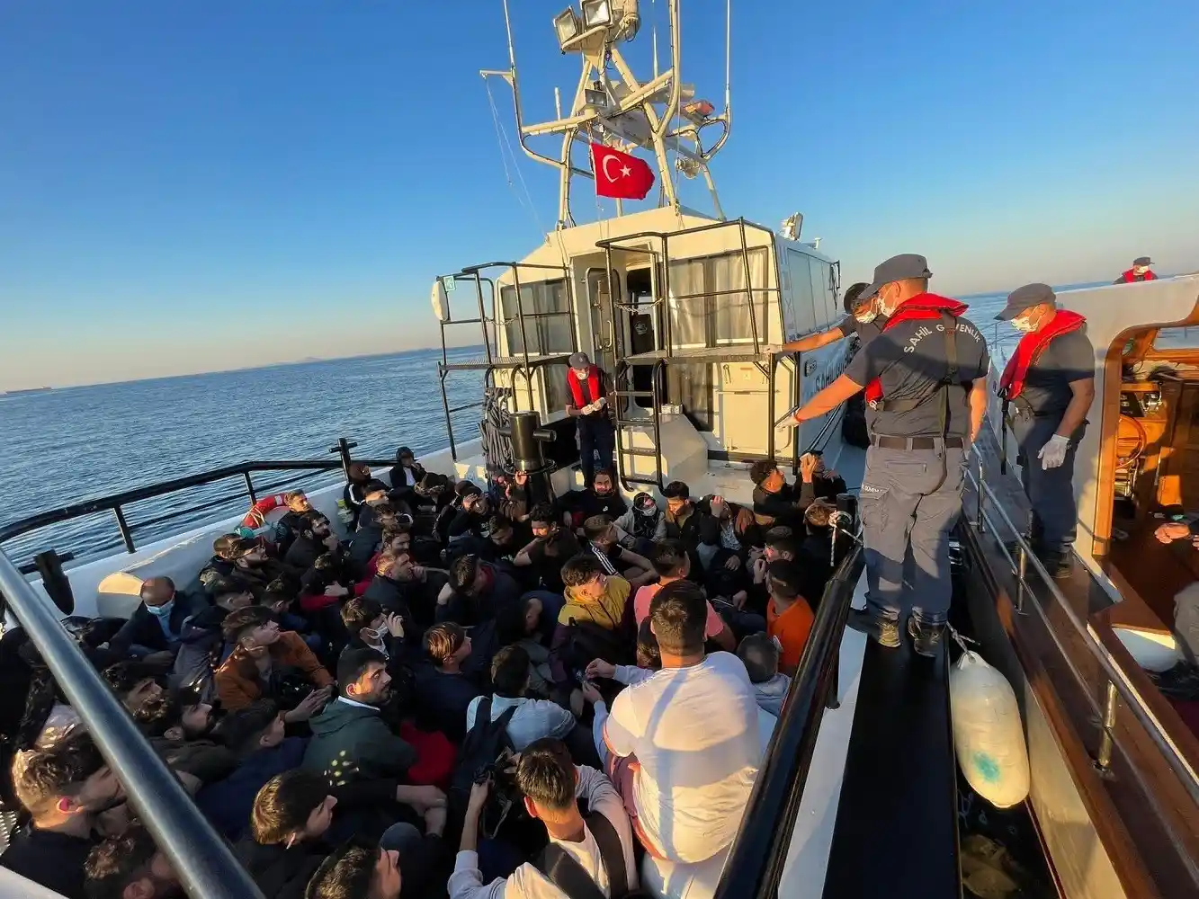 Sahil Güvenlik 2022'de Ayvacık'ta Yunanistan'ın geri ittiği 2 bin 225 göçmeni kurtardı
