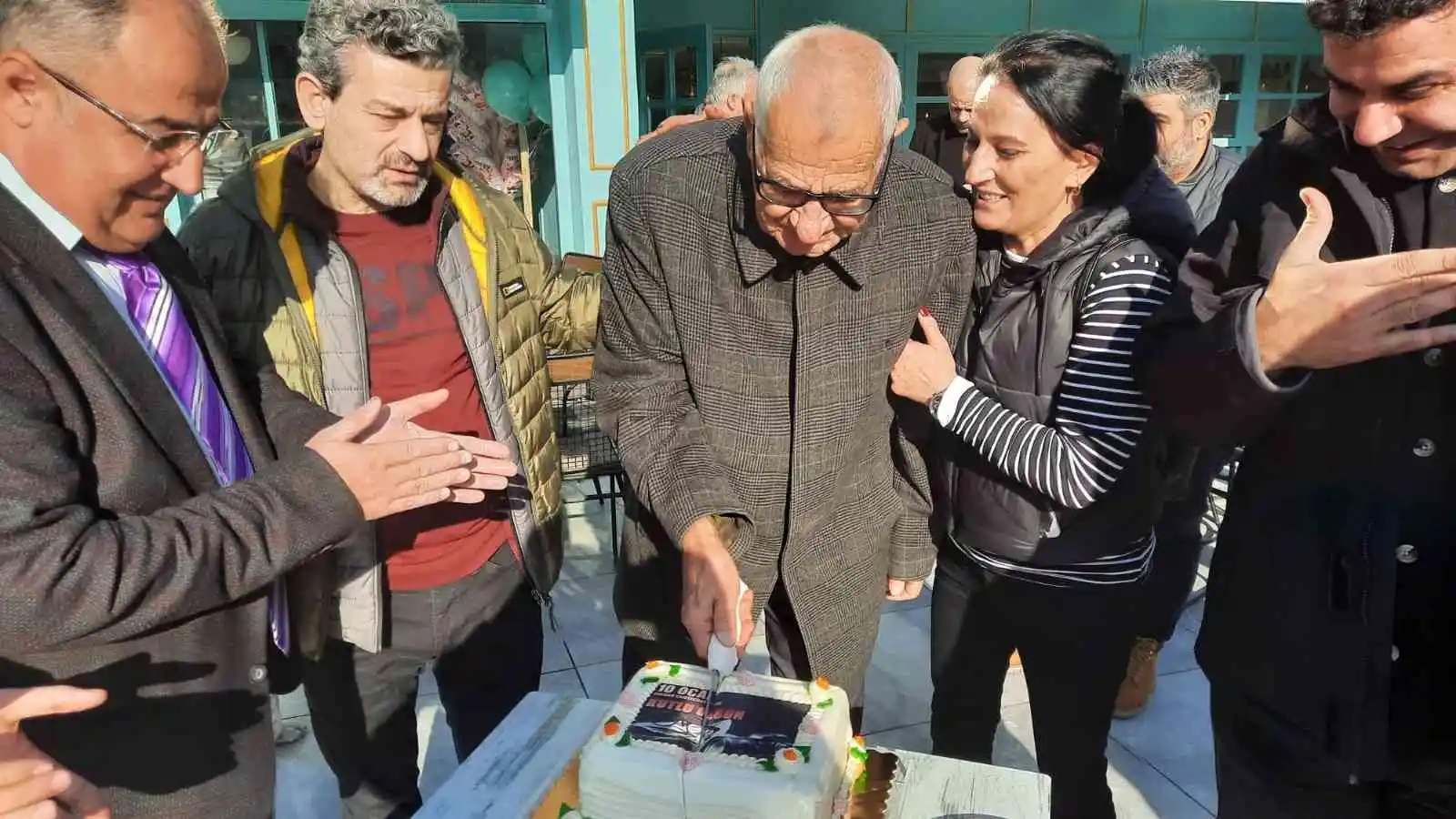 Şahin Ek: