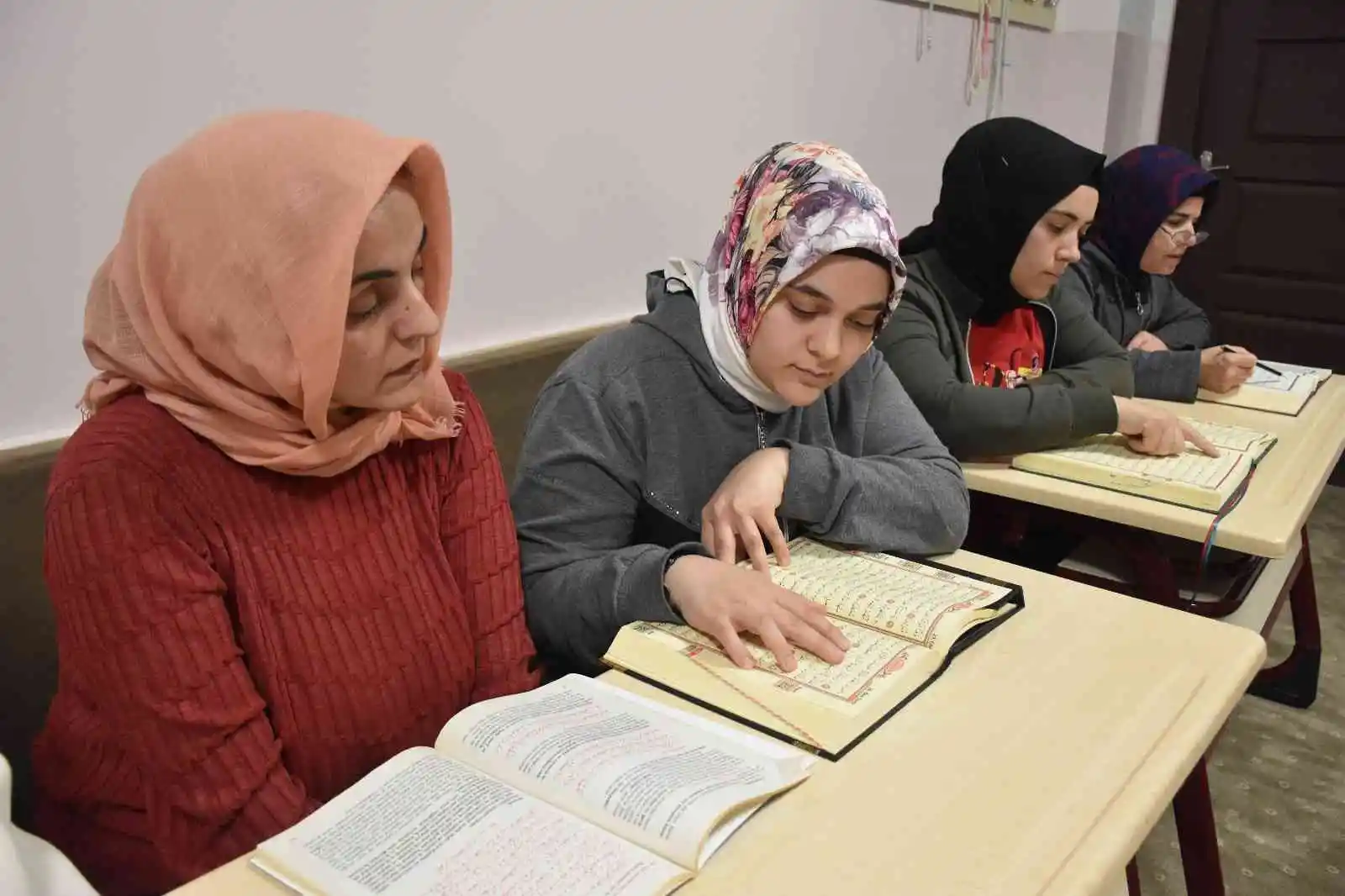 Şahinbey tesislerinde Kur’an-ı Kerim öğreniyorlar