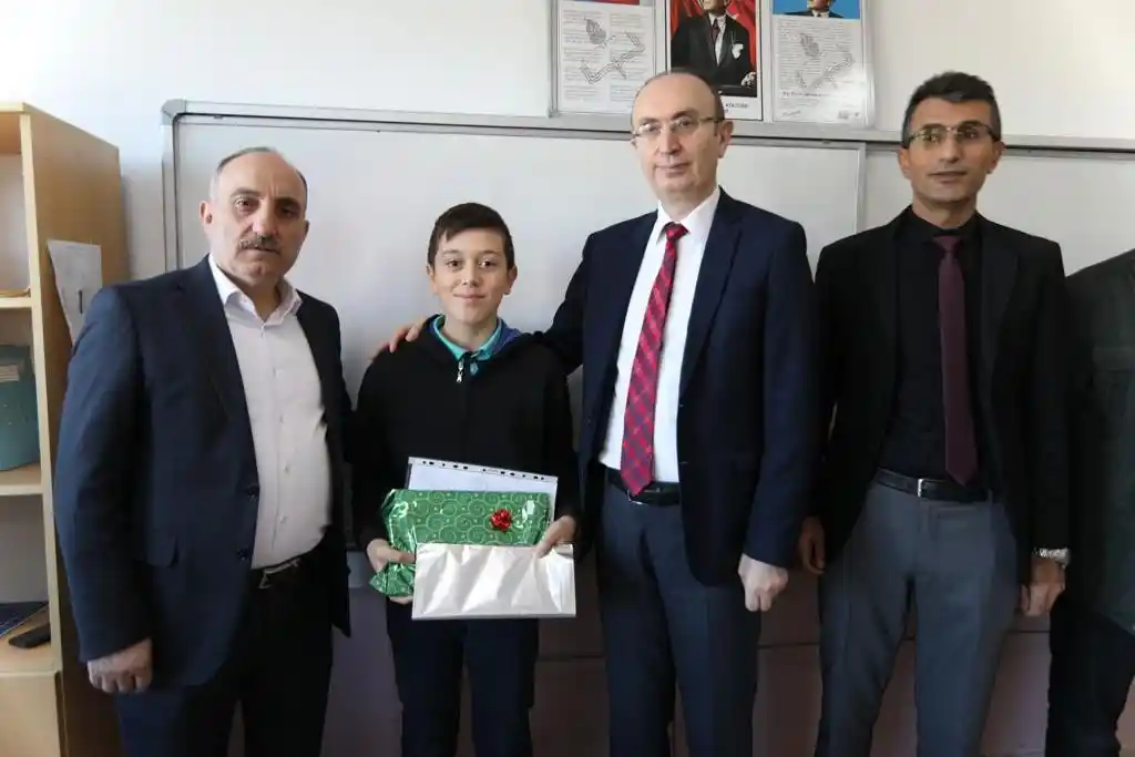 Sakarya’da karne heyecanı: 220 bin öğrenci için yarıyıl zili çaldı