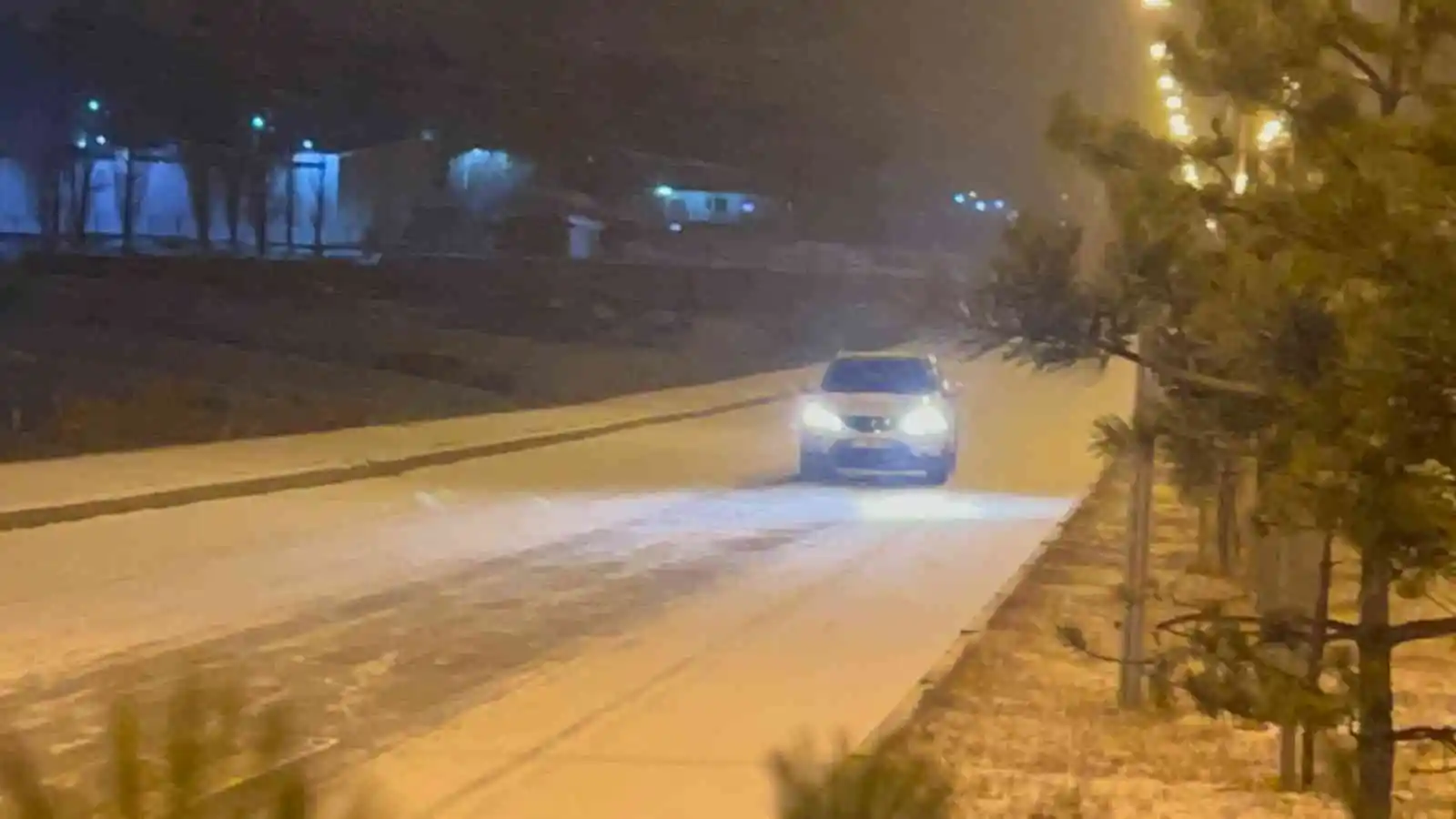 Sarıkamış’a kar yağışı etkili oluyor