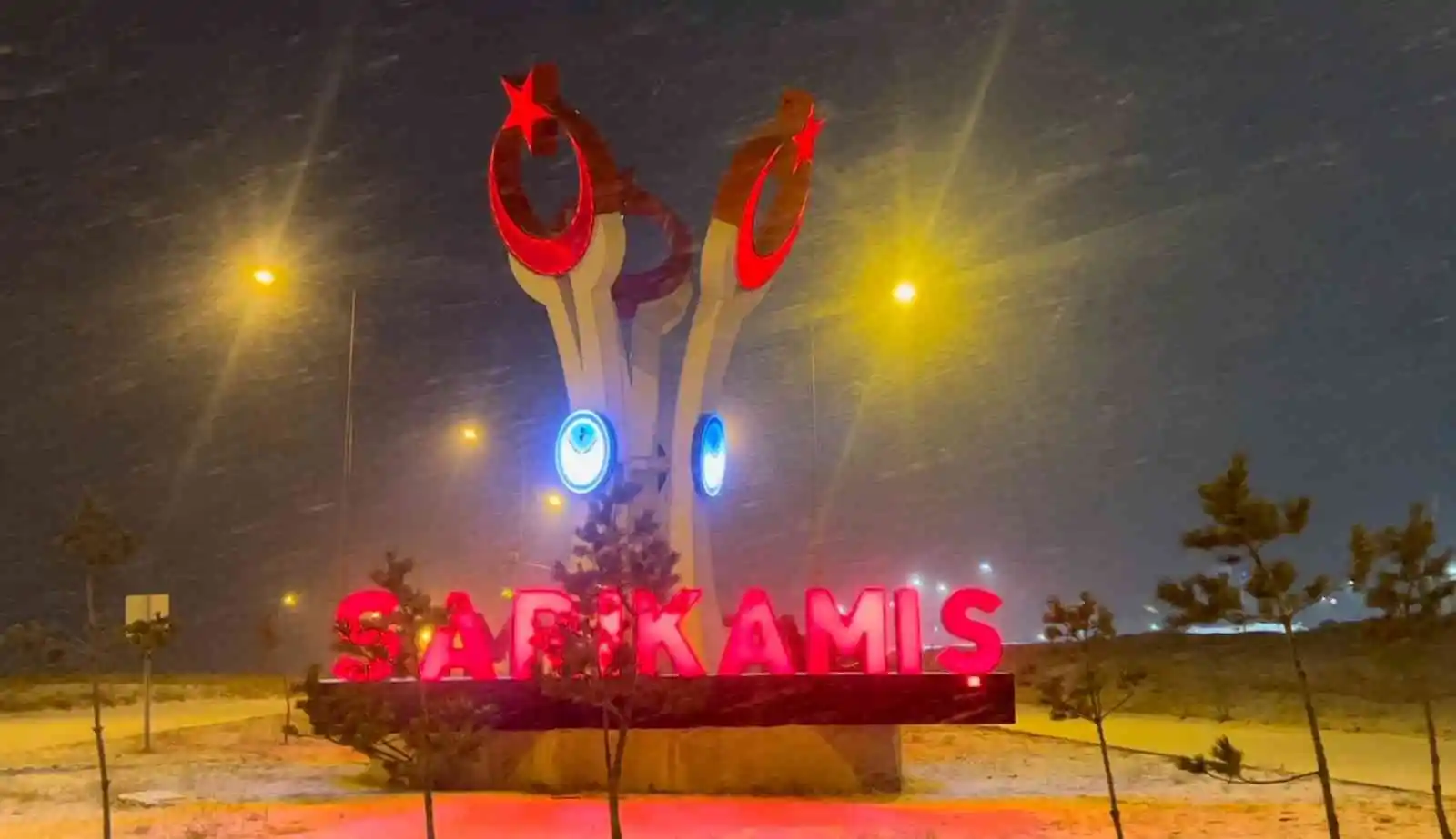 Sarıkamış’a kar yağışı etkili oluyor