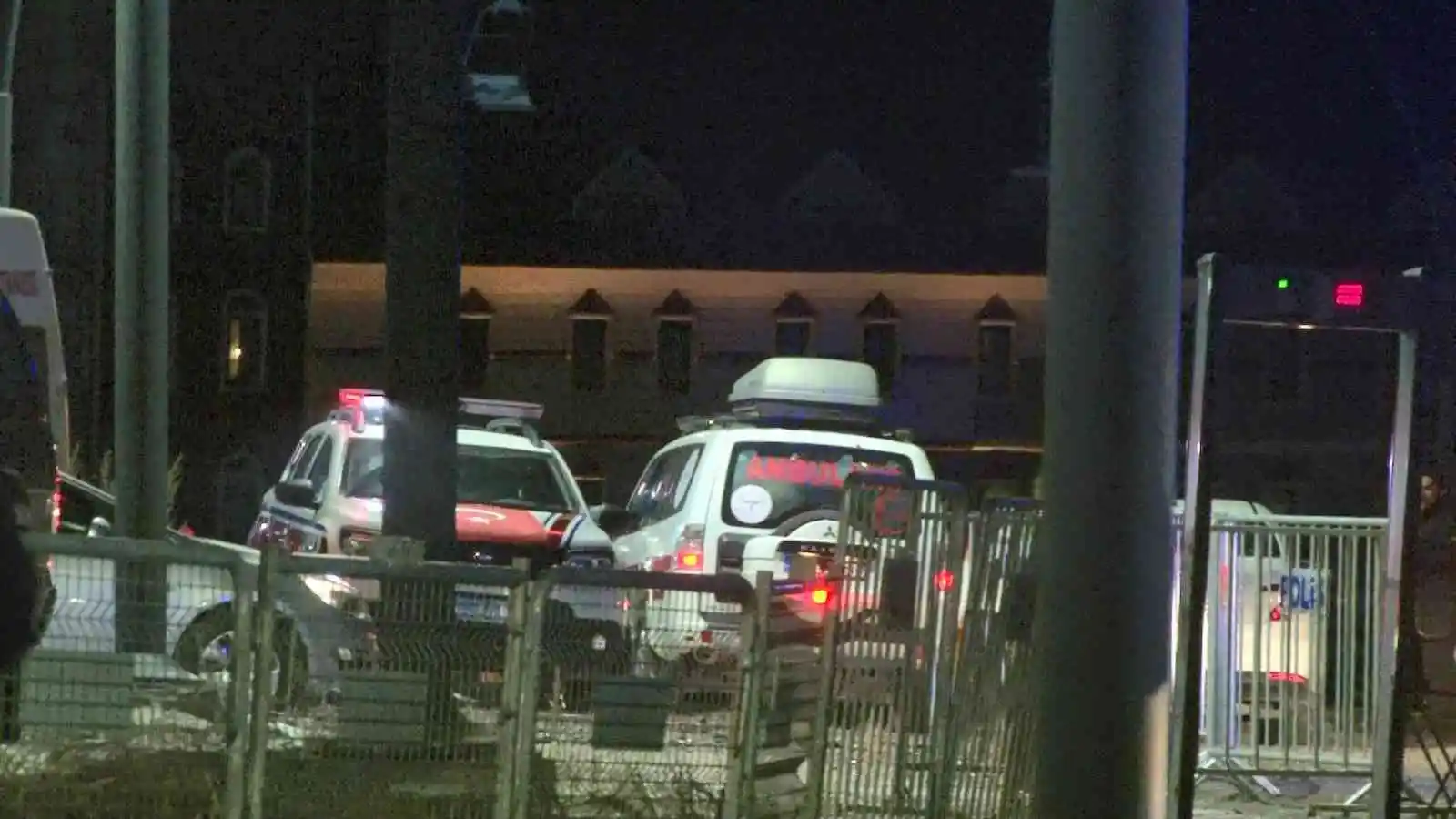 Sarıkamış'ta otelde asma tavan çöktü: Yaralanan 32 kişiden 23'ü taburcu edildi
