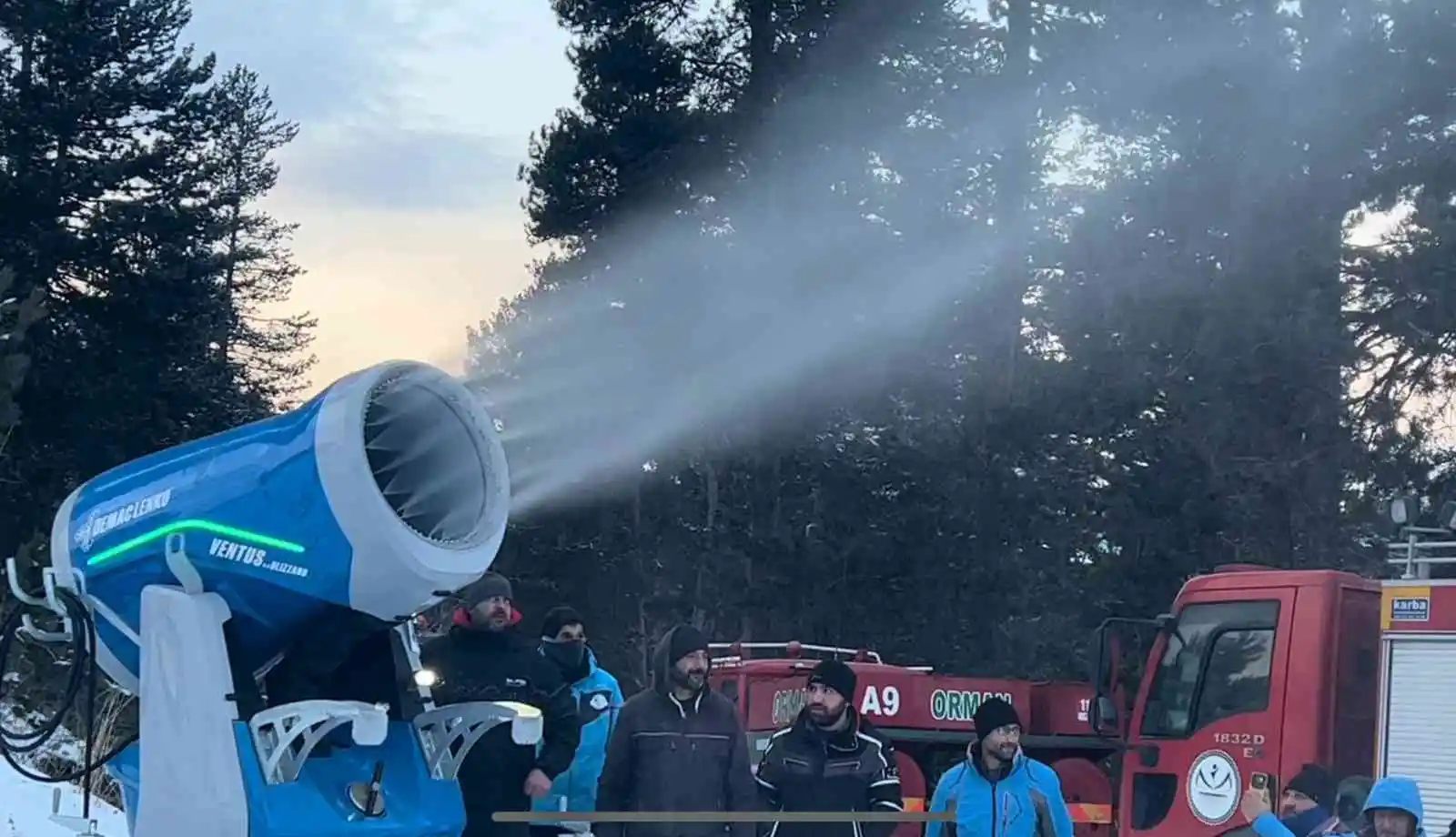 Sarıkamış’ta pistlere suni karlama yapılıyor