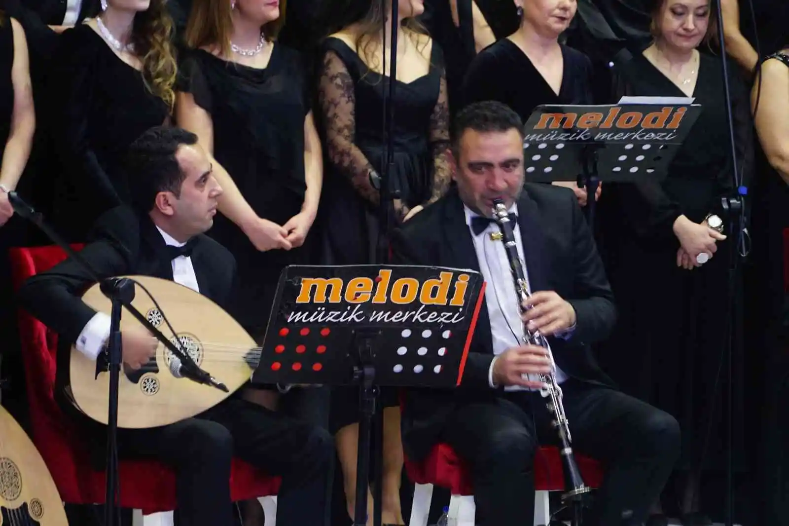 Şehr-i Dilara Müzik Topluluğu söylediği şarkılarla unutulmaz bir gece yaşattı