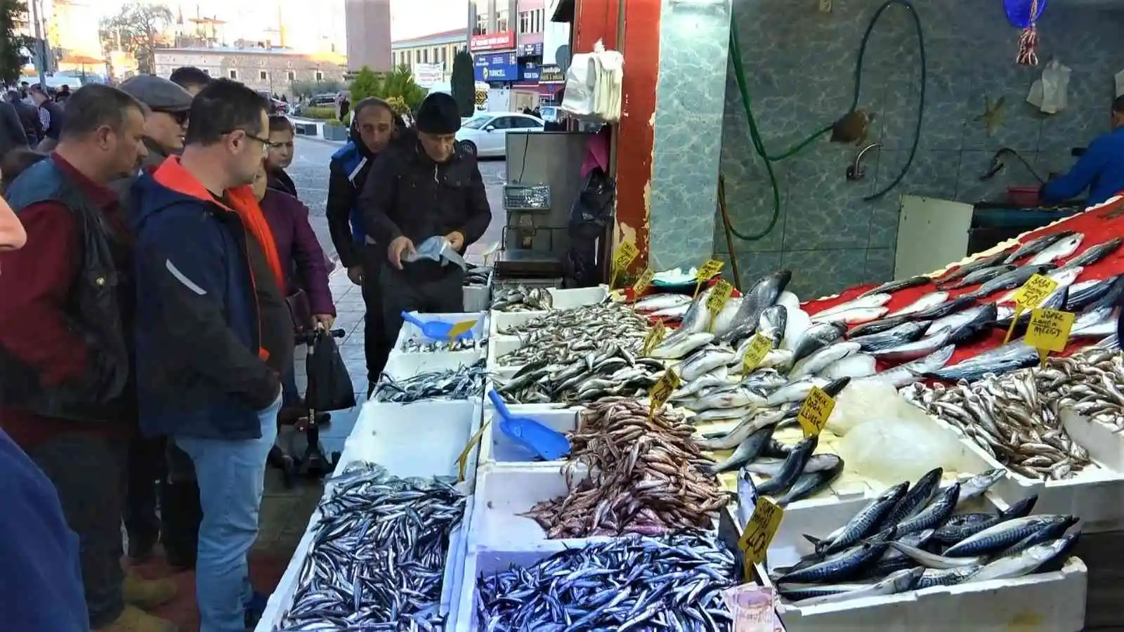 Sıcak hava balığı etkilemedi, balık bol, satışlar yoğun