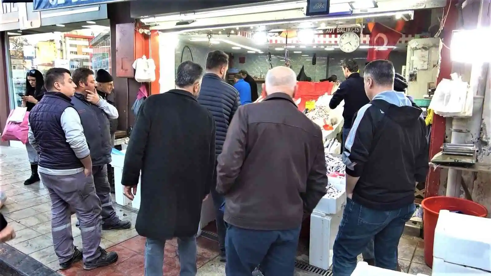 Sıcak hava balığı etkilemedi, balık bol, satışlar yoğun