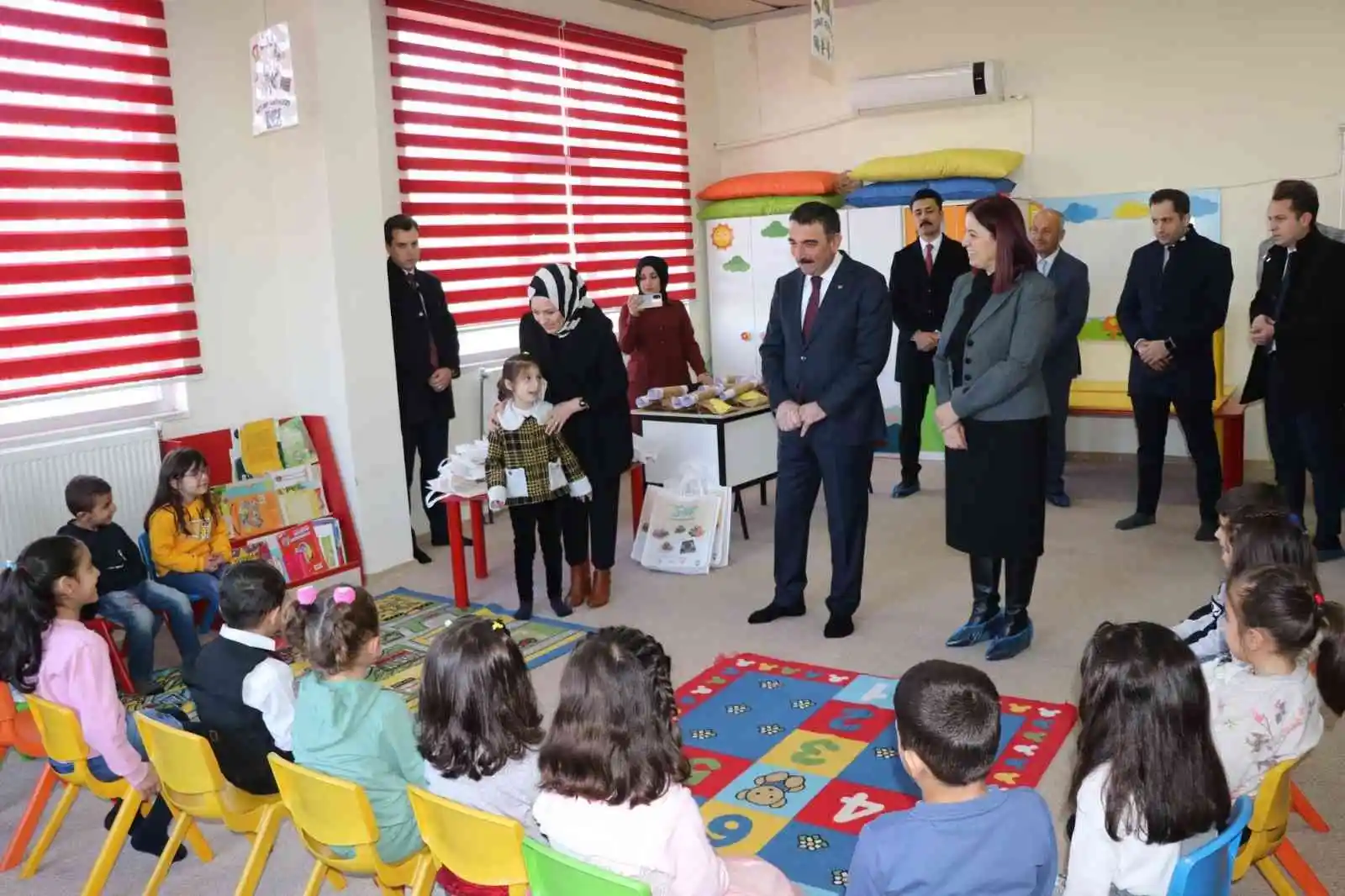 Siirt'te 89 bin 800 öğrenci karne sevinci yaşadı