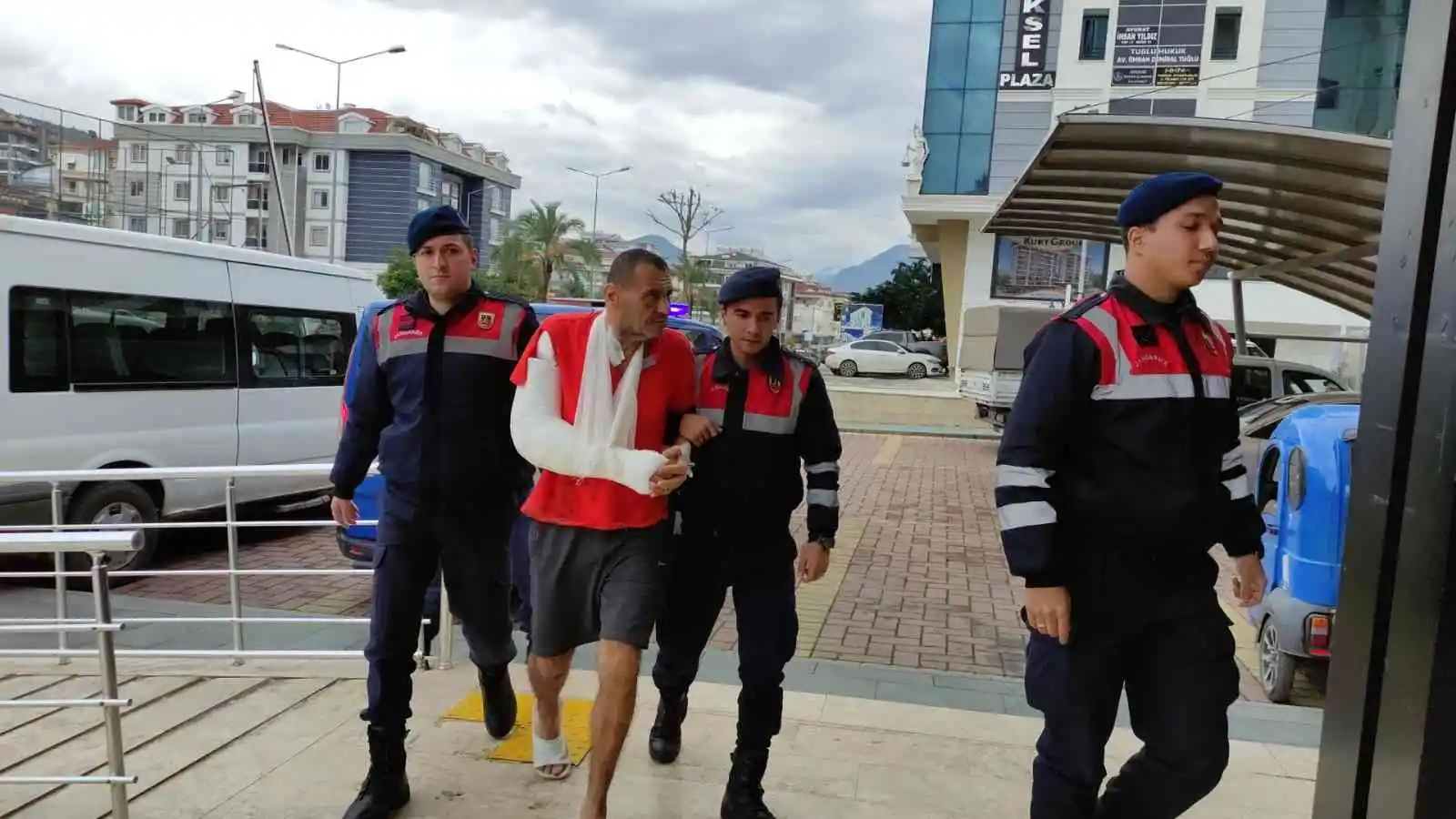 Silahlı çatışmaya giren iki husumetli tutuklandı