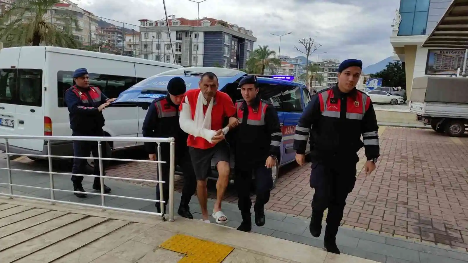 Silahlı çatışmaya giren iki husumetli tutuklandı