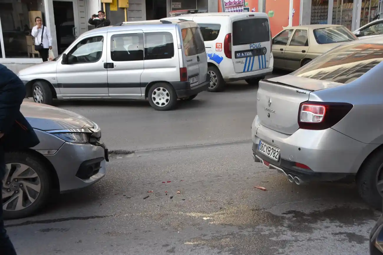 Sinop’ta 2 otomobil çarpıştı: 1 yaralı
