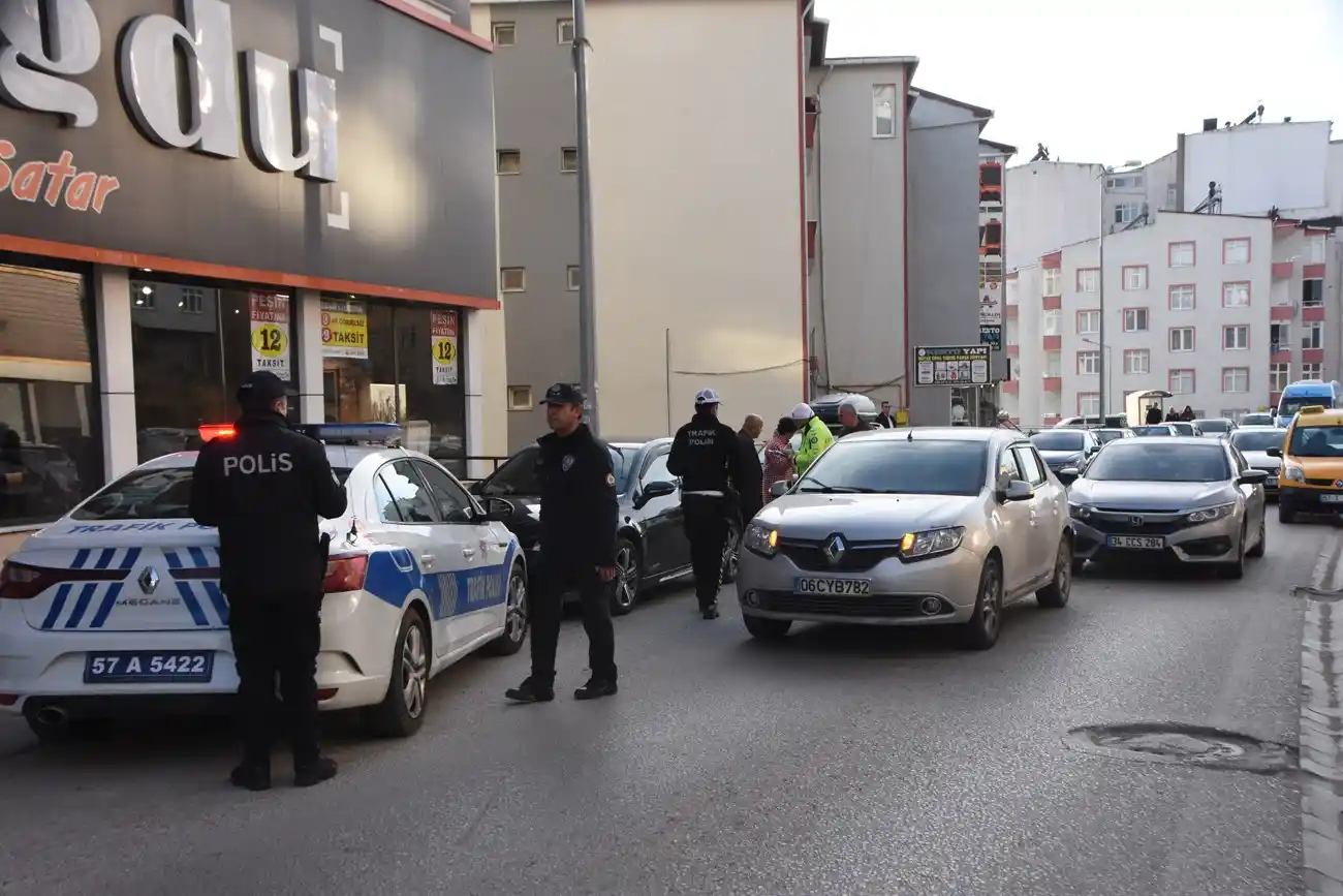 Sinop’ta 2 otomobil çarpıştı: 1 yaralı
