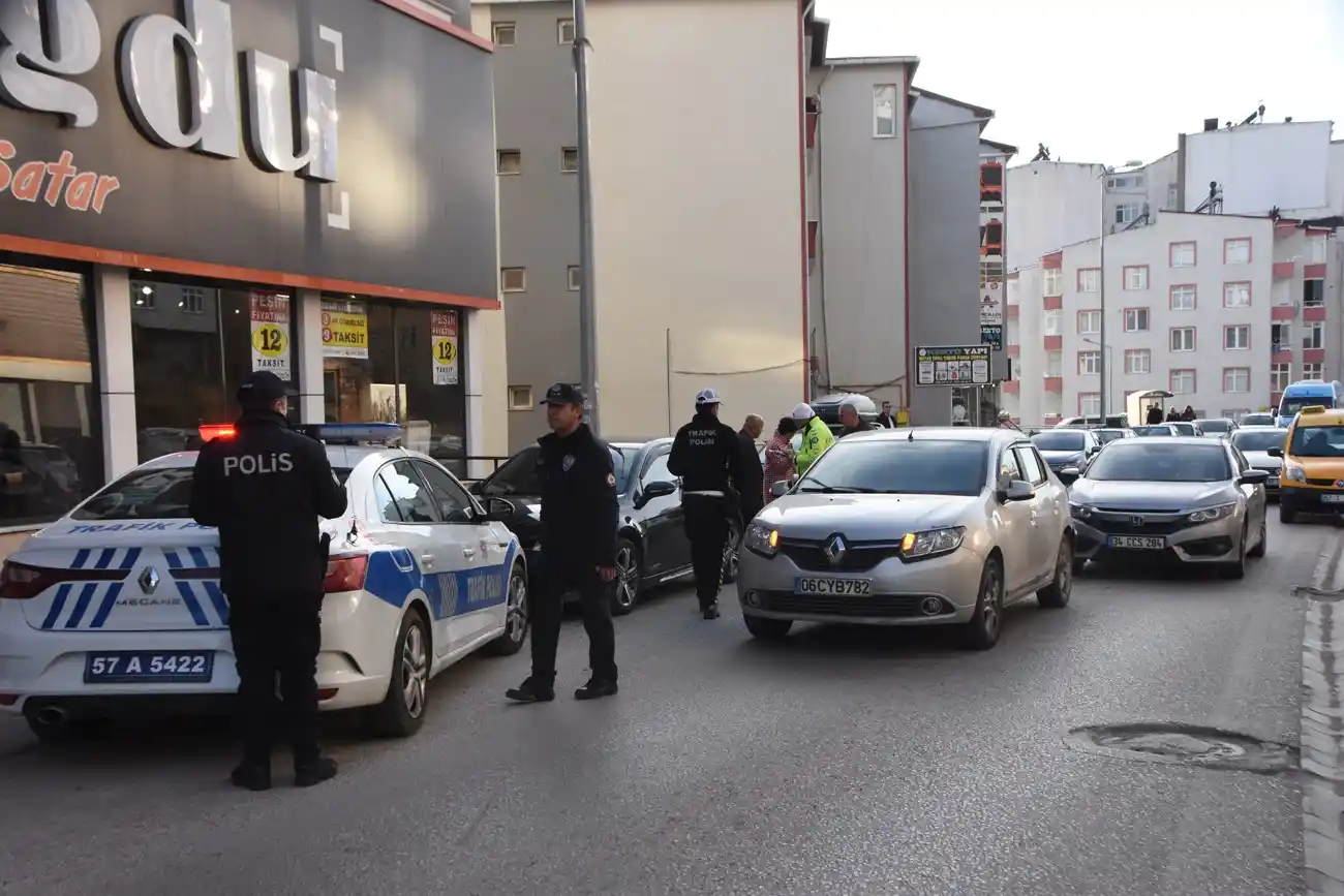 Sinop’ta 2 otomobil çarpıştı: 1 yaralı