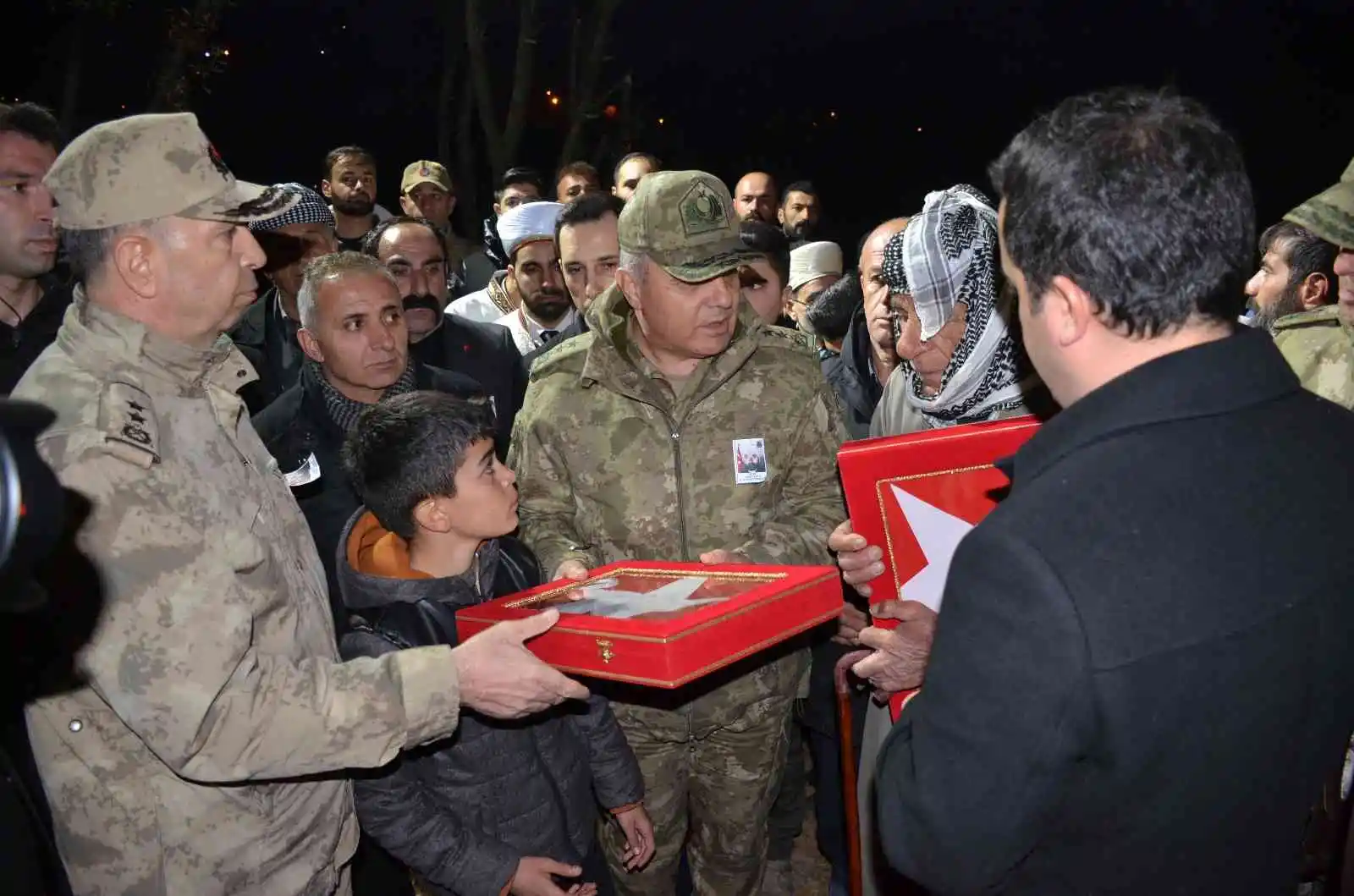 Şırnak’ta çatışmada şehit olan güvenlik korucusu son yolculuğuna uğurlandı
