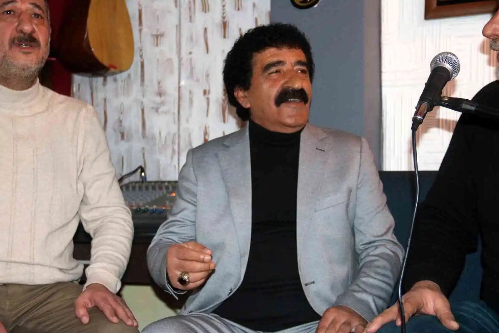 Sivas’ın Müslüm babası, Müslüm babanın yokluğunu hissettirmiyor