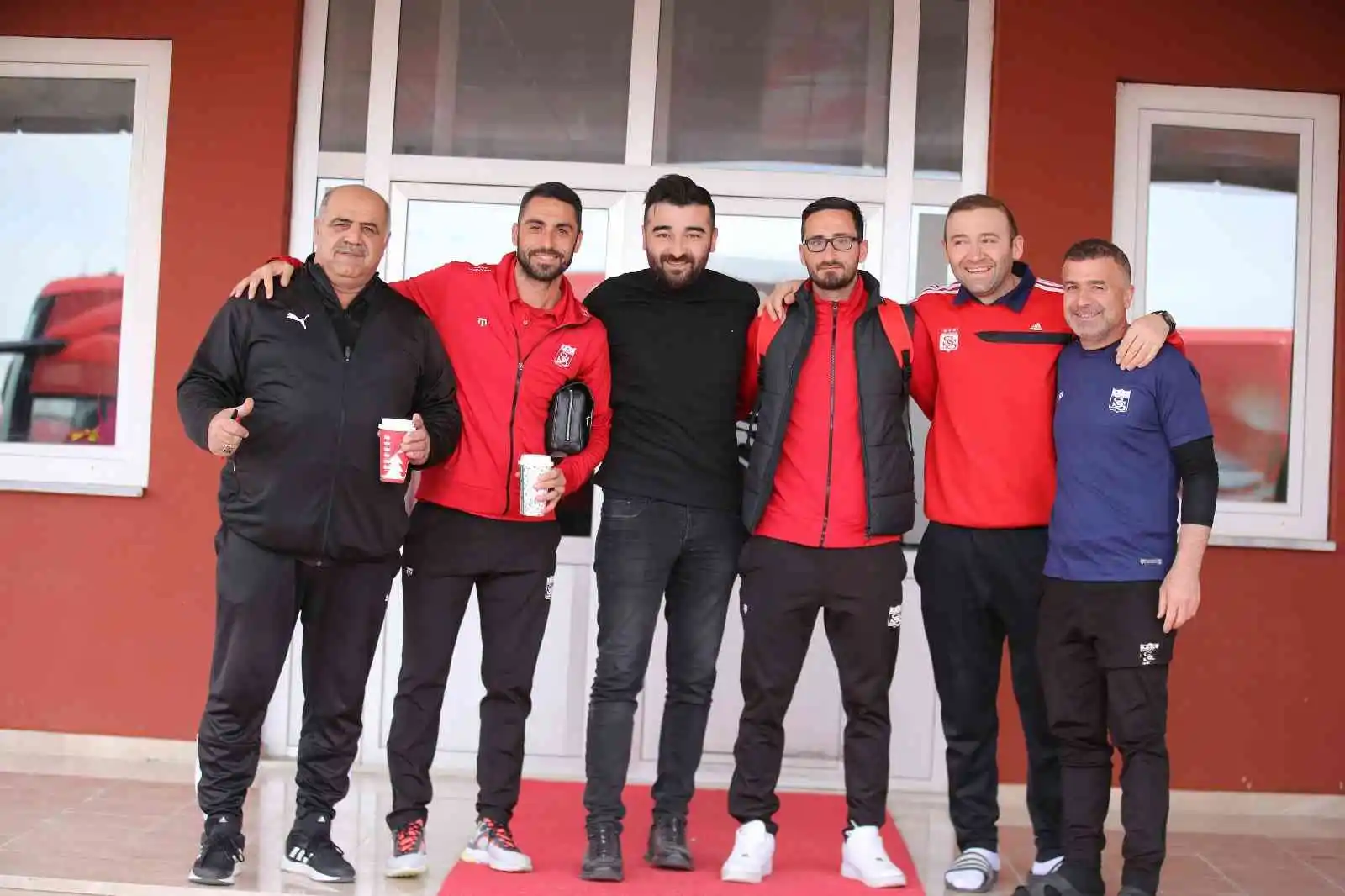 Sivasspor kafilesi Kayseri'ye gitti
