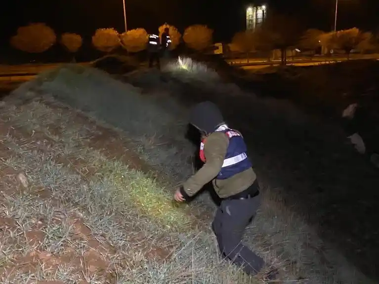 Sokak ortasında kaçırılan kız çocuğu her yerde aranıyor