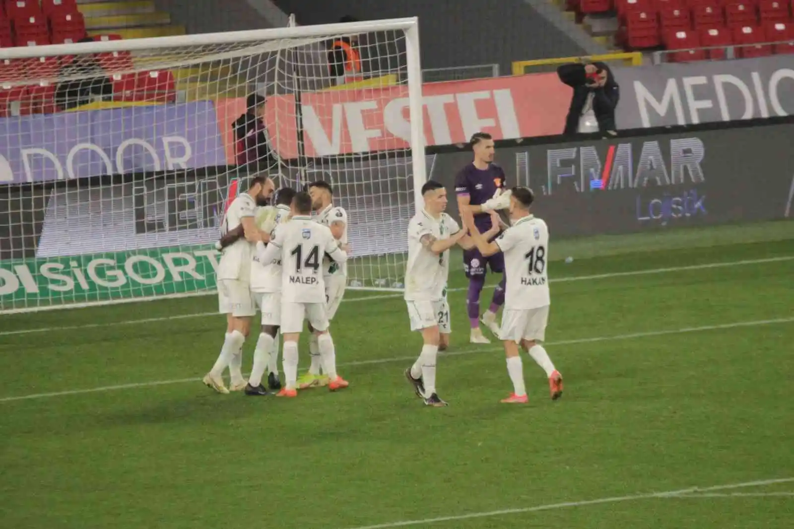 Spor Toto 1. Lig: Göztepe: 0 - Sakaryaspor: 1