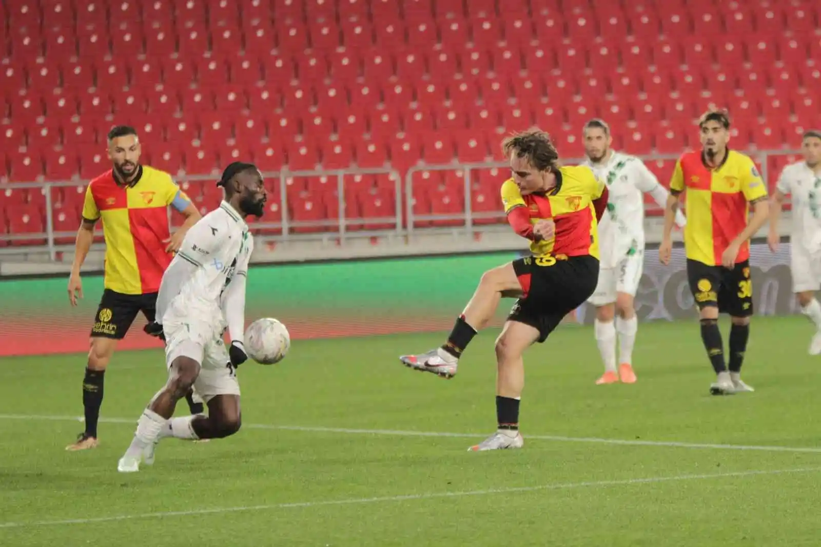 Spor Toto 1. Lig: Göztepe: 0 - Sakaryaspor: 1