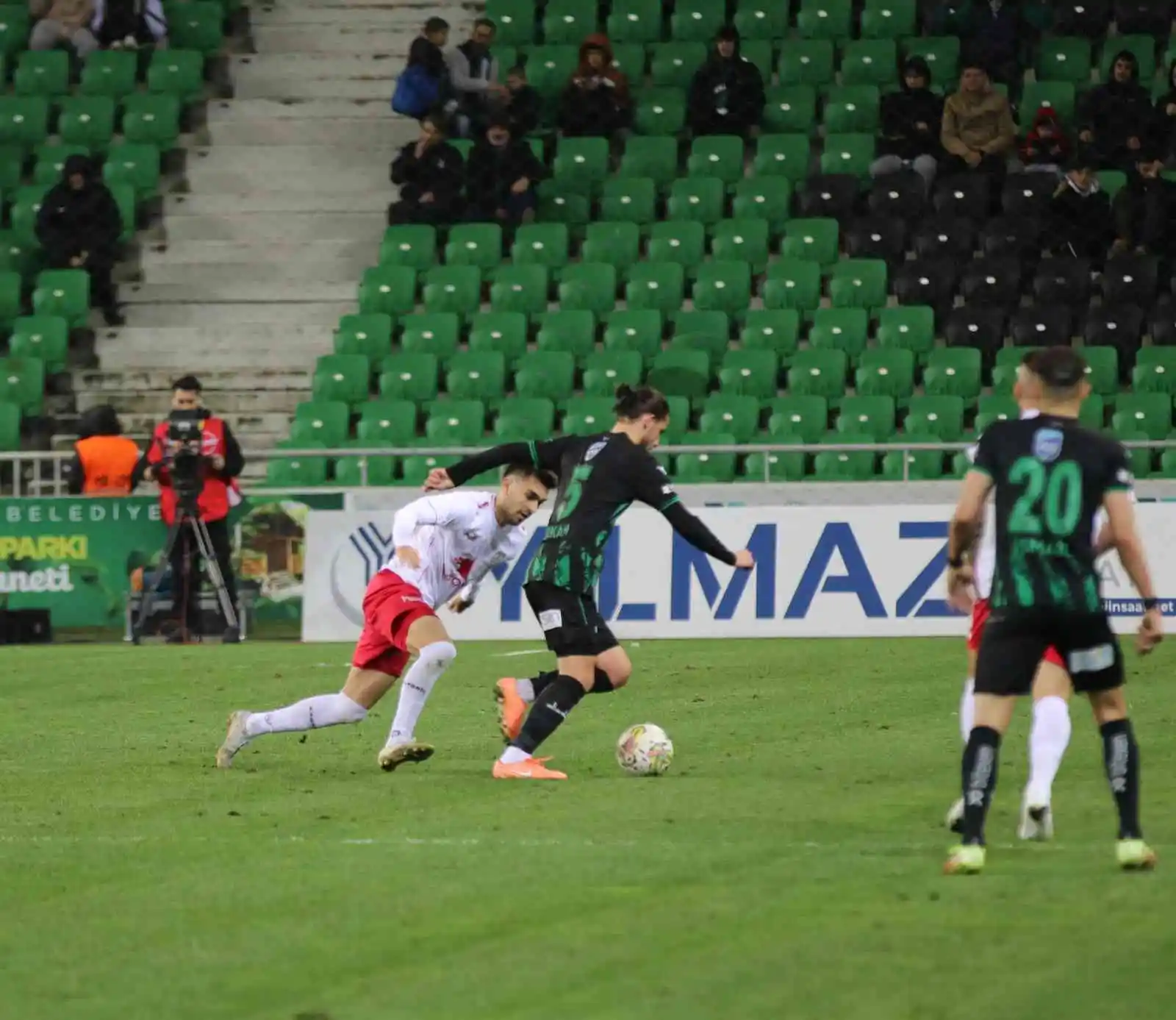Spor Toto 1. Lig: Sakaryaspor: 2 - Altınordu: 1