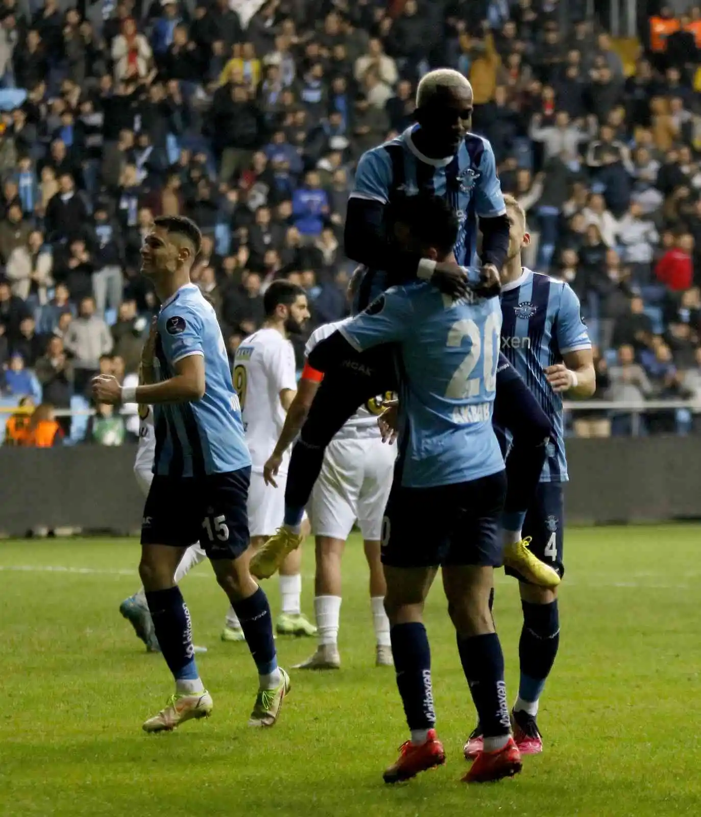 Spor Toto Süper Lig: Adana Demirspor: 6 - İstanbulspor: 0 (Maç sonucu)