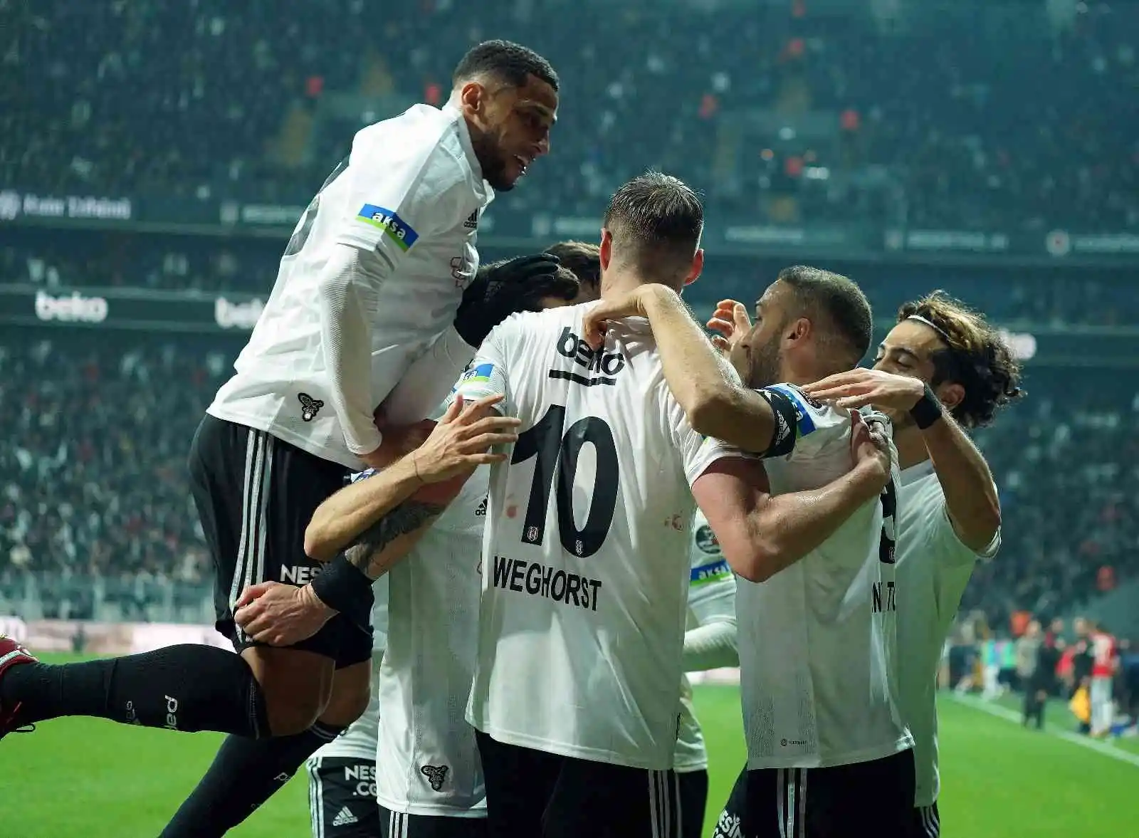 Spor Toto Süper Lig: Beşiktaş: 2 - Kasımpaşa: 0 (İlk yarı)