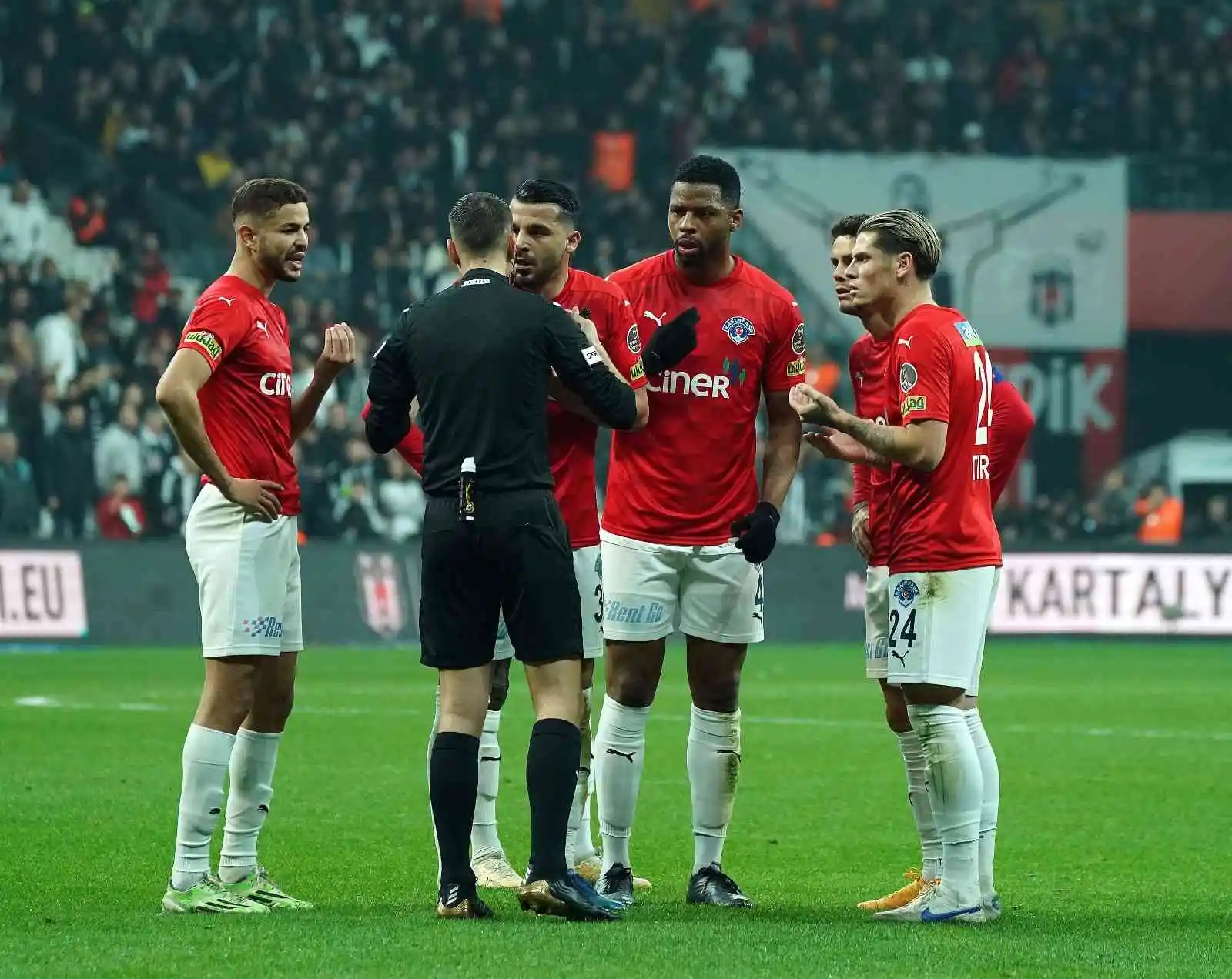 Spor Toto Süper Lig: Beşiktaş: 2 - Kasımpaşa: 0 (İlk yarı)
