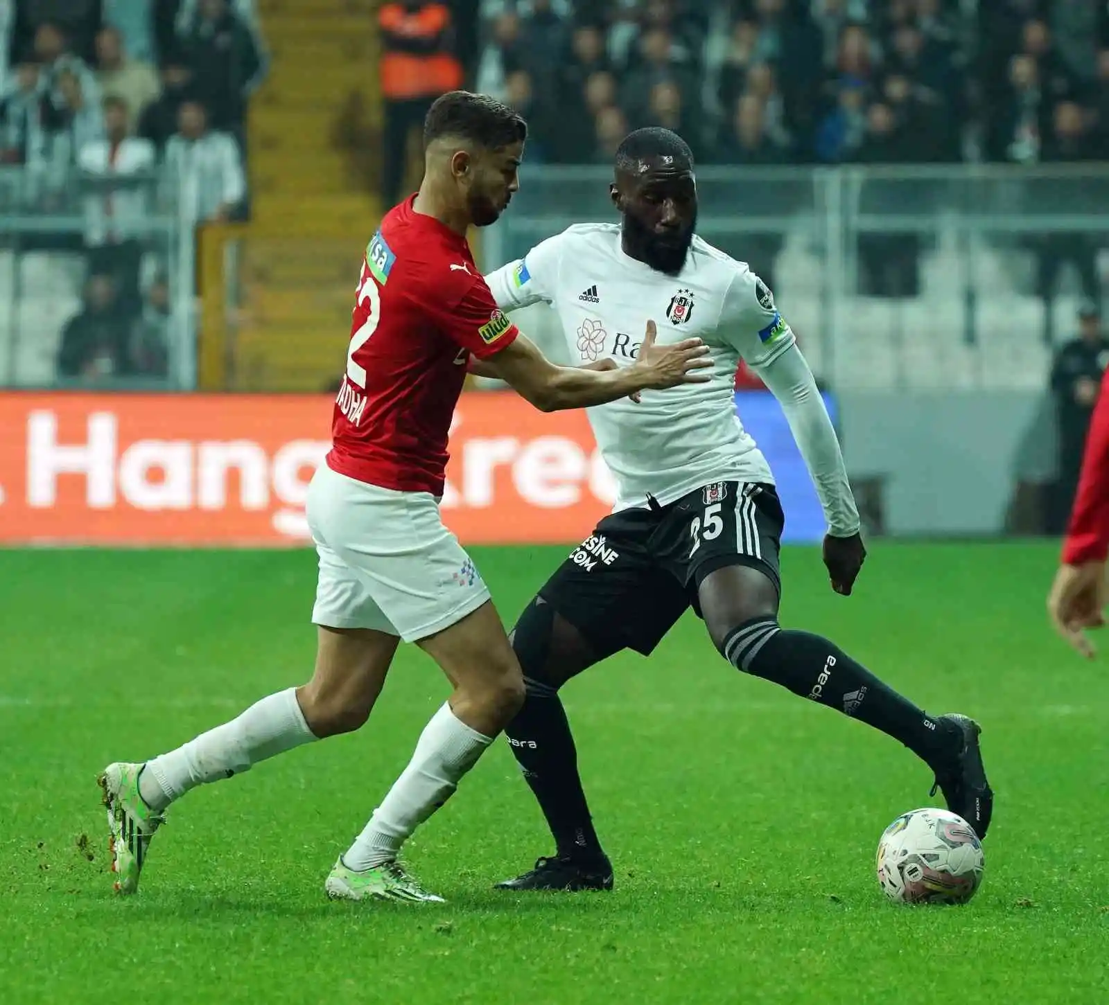 Spor Toto Süper Lig: Beşiktaş: 2 - Kasımpaşa: 0 (İlk yarı)