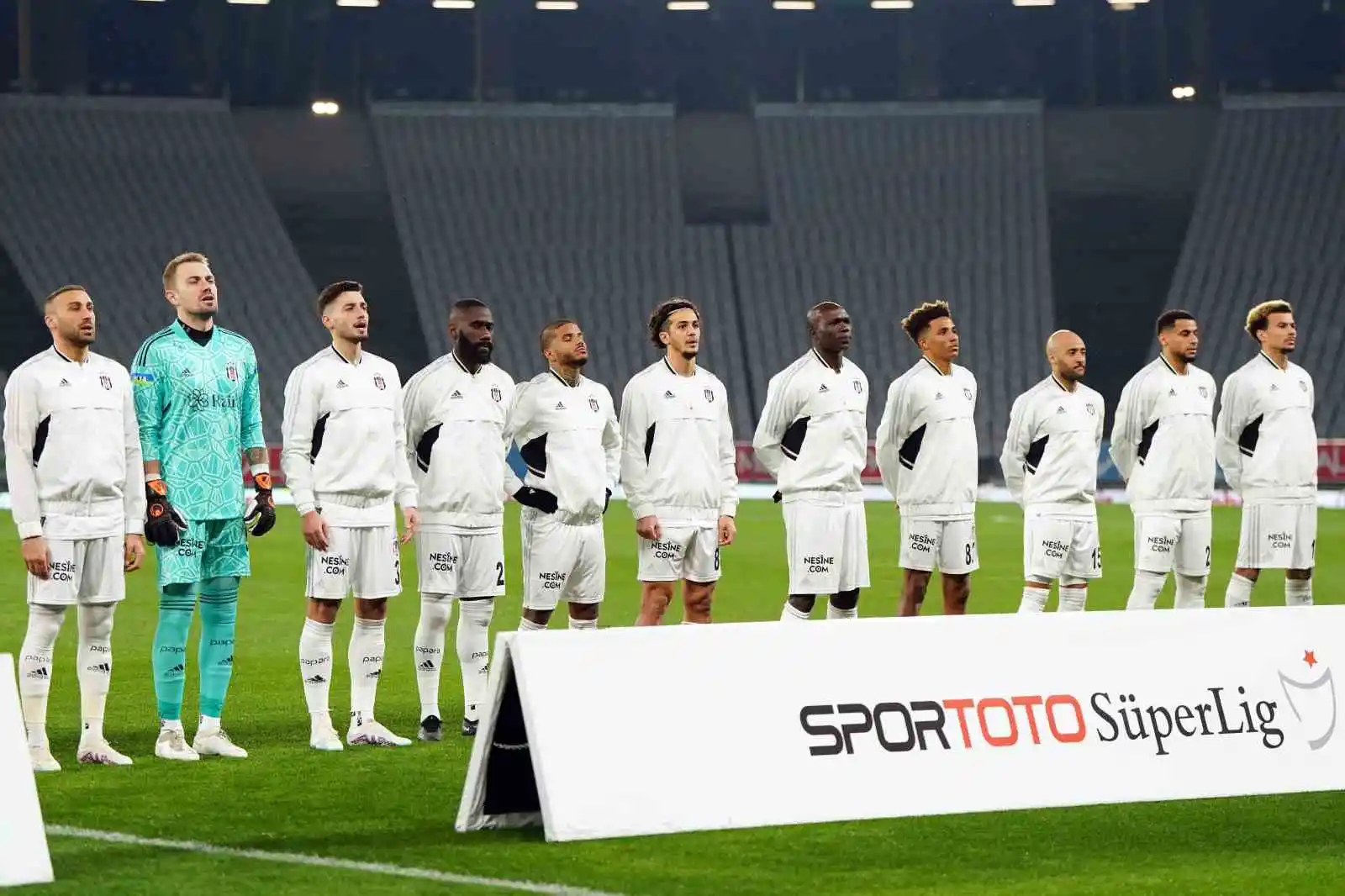 Spor Toto Süper Lig: Fatih Karagümrük: 0 - Beşiktaş: 0 (Maç devam ediyor)