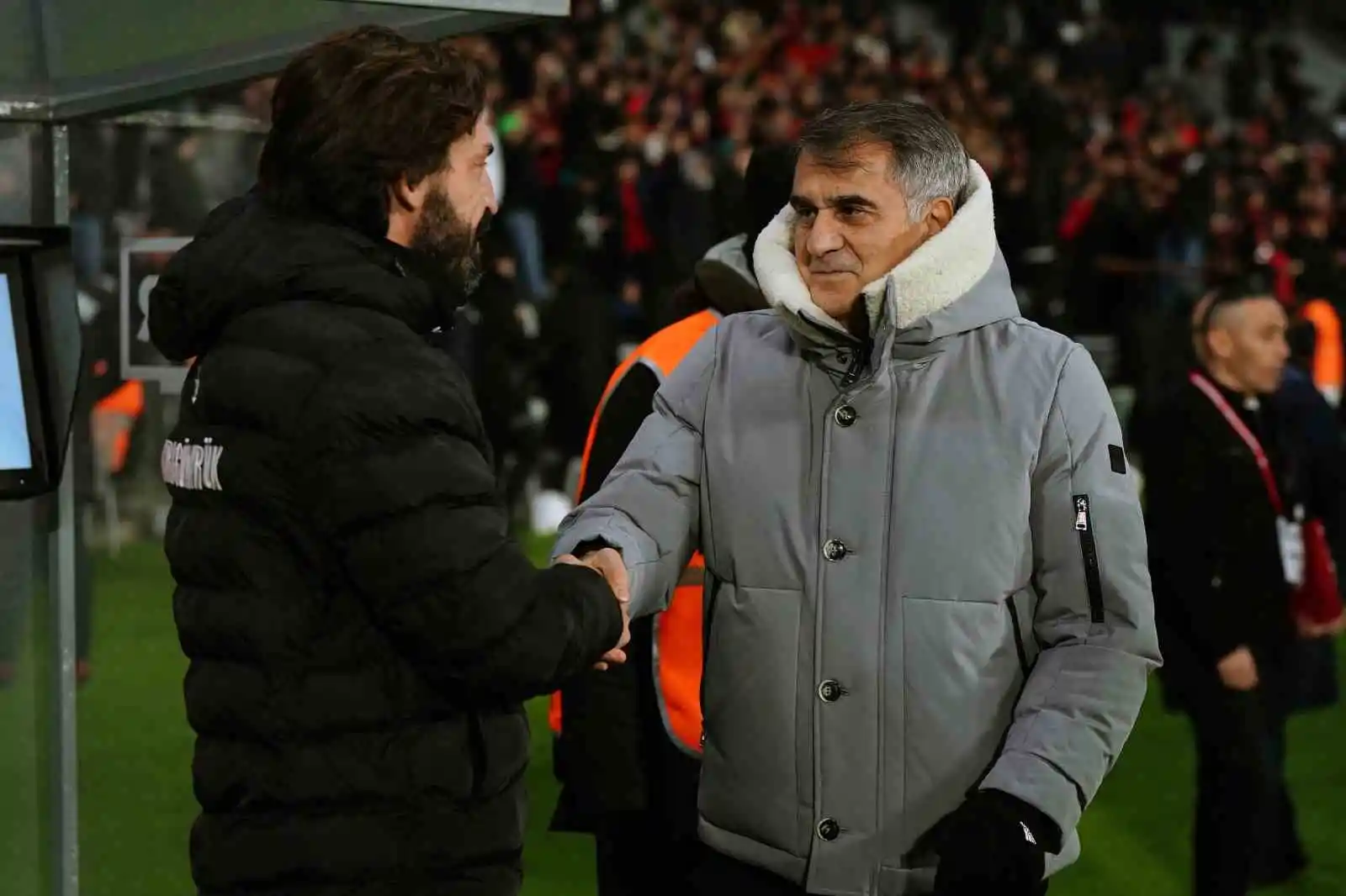 Spor Toto Süper Lig: Fatih Karagümrük: 0 - Beşiktaş: 0 (Maç devam ediyor)