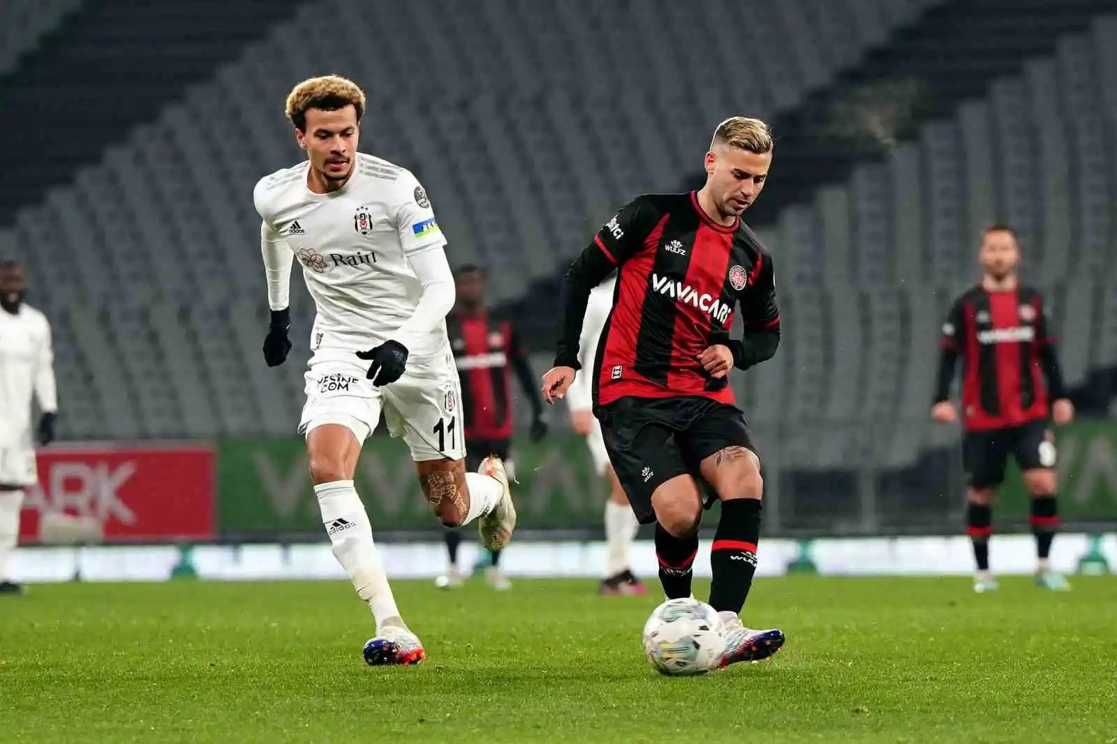 Spor Toto Süper Lig: Fatih Karagümrük: 0 - Beşiktaş: 0 (Maç devam ediyor)
