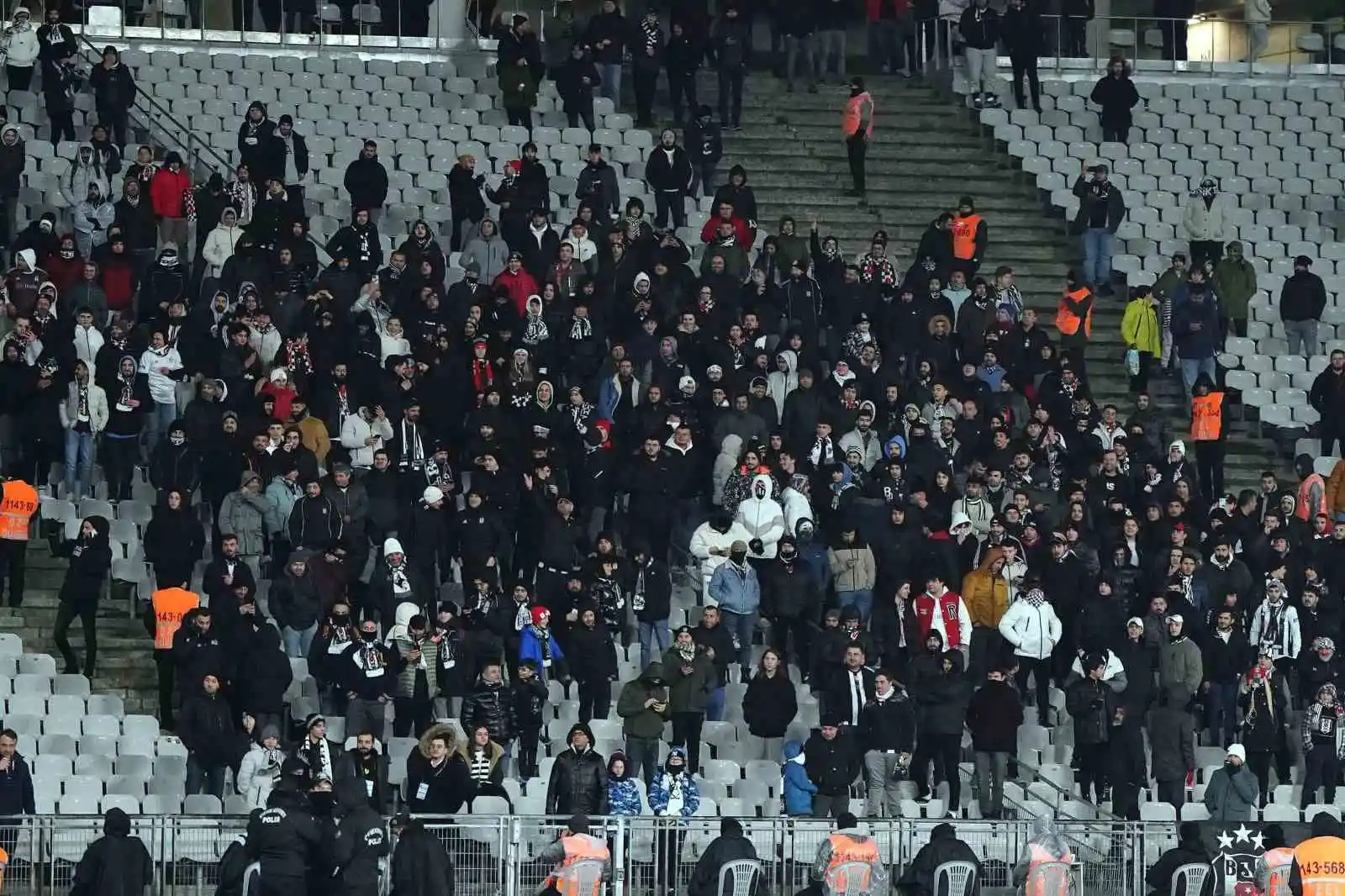 Spor Toto Süper Lig: Fatih Karagümrük: 0 - Beşiktaş: 0 (Maç devam ediyor)
