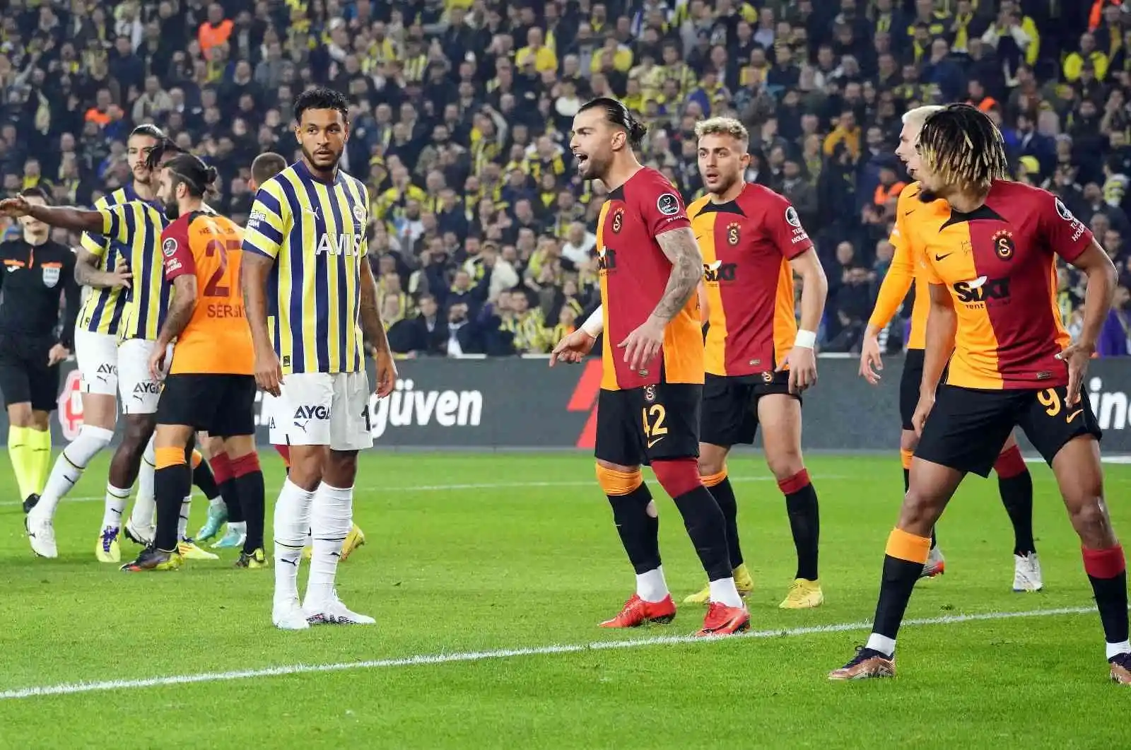 Spor Toto Süper Lig: Fenerbahçe: 0 - Galatasaray: 0 (Maç devam ediyor)