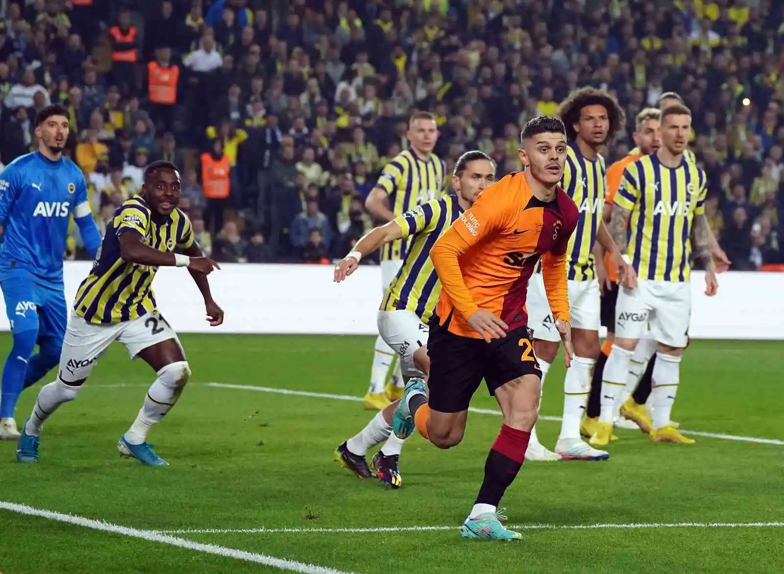Spor Toto Süper Lig: Fenerbahçe: 0 - Galatasaray: 0 (Maç devam ediyor)