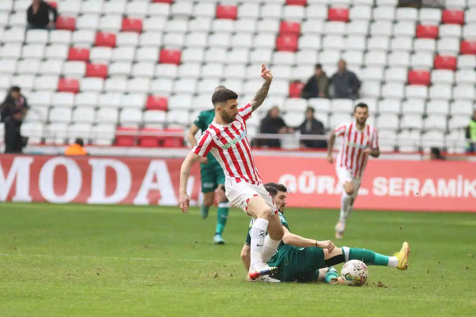 Spor Toto Süper Lig: FTA Antalyaspor: 1 - Giresunspor: 1 (İlk yarı)