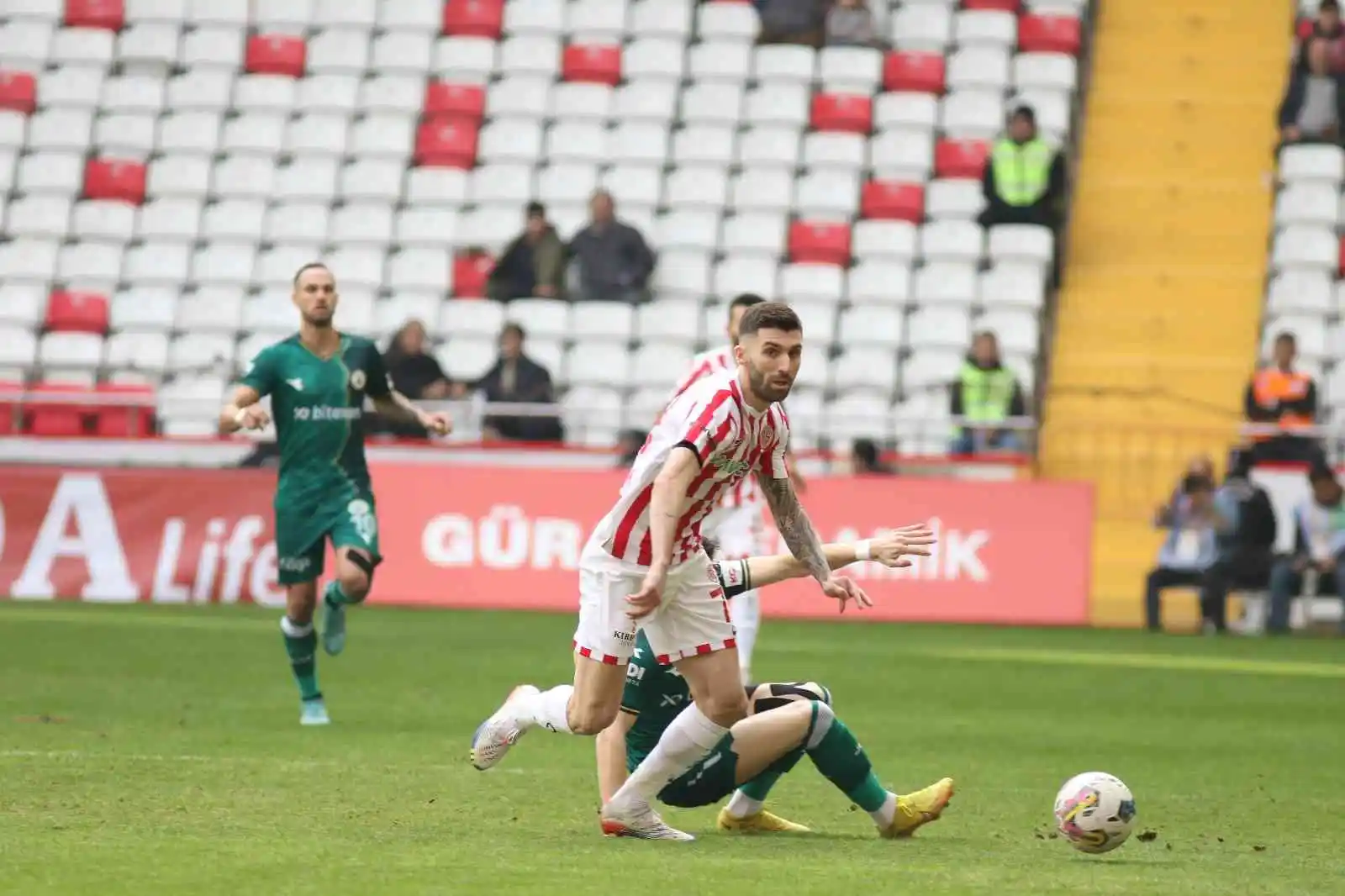 Spor Toto Süper Lig: FTA Antalyaspor: 1 - Giresunspor: 1 (İlk yarı)