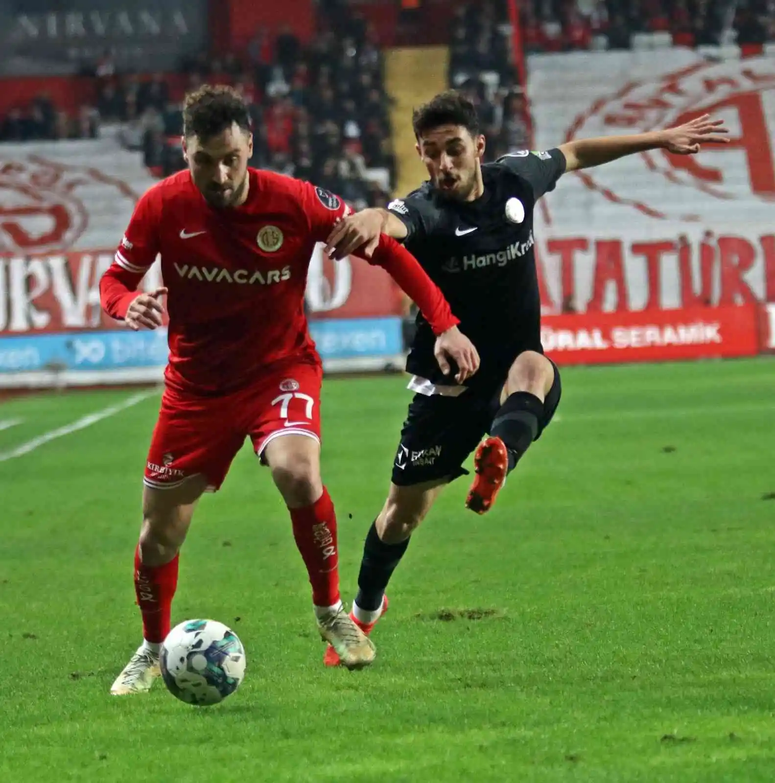 Spor Toto Süper Lig: FTA Antalyaspor: 1 - Ümraniyespor: 1 (İlk yarı)