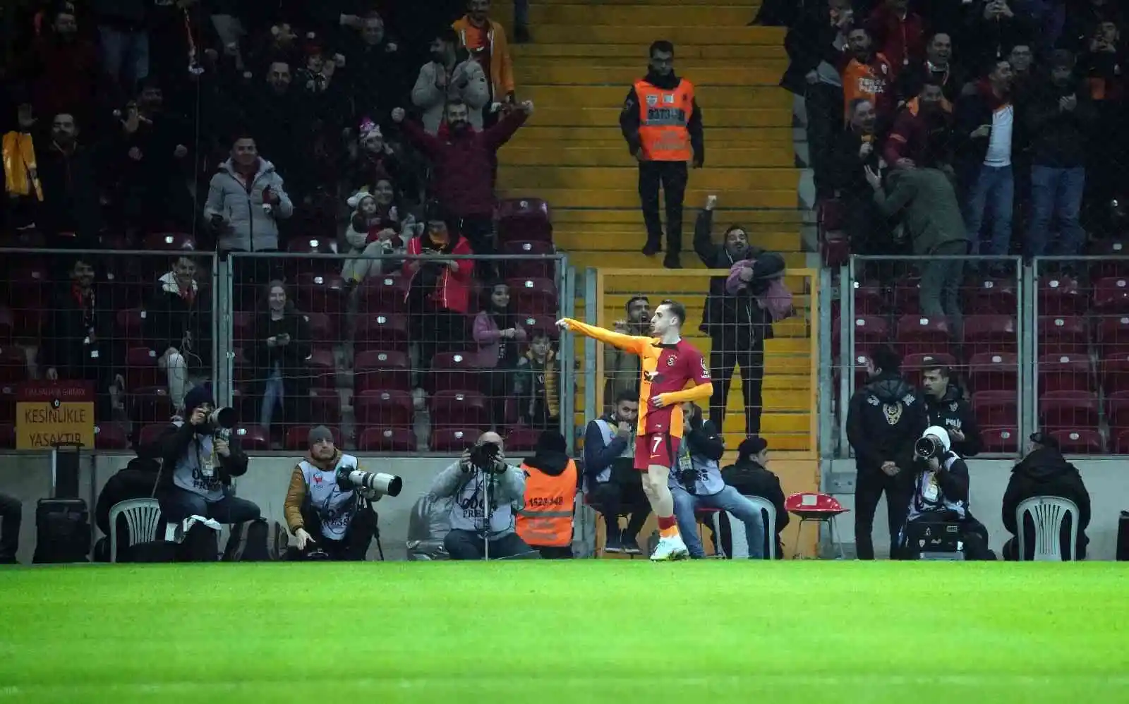 Spor Toto Süper Lig: Galatasaray: 1 - Hatayspor: 0 (Maç devam ediyor)
