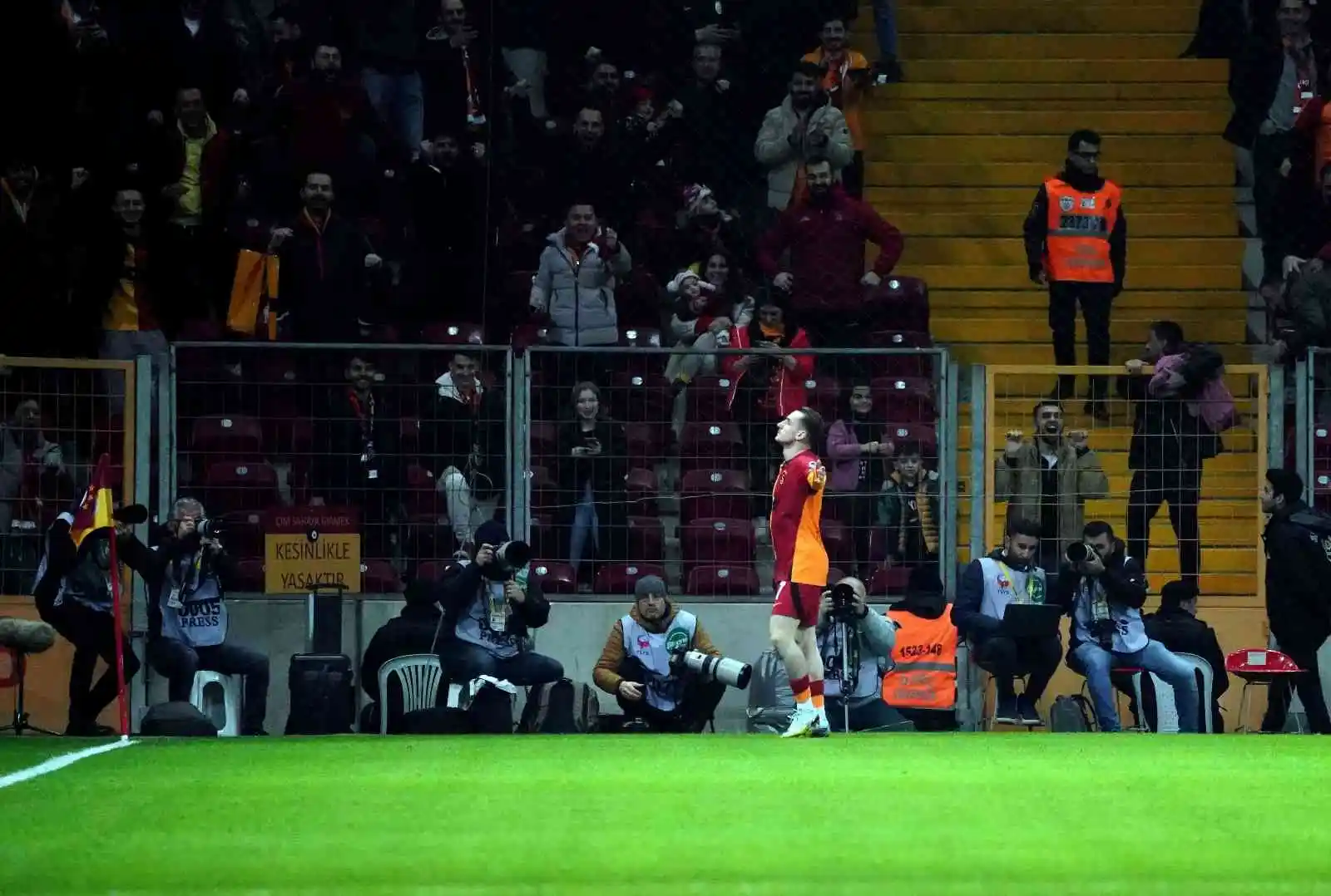 Spor Toto Süper Lig: Galatasaray: 1 - Hatayspor: 0 (Maç devam ediyor)
