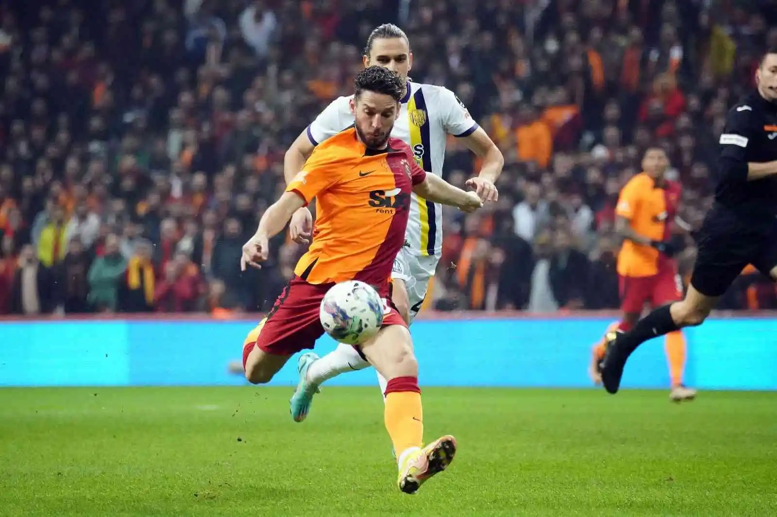 Spor Toto Süper Lig: Galatasaray: 1 - MKE Ankaragücü: 1 (Maç devam ediyor)
