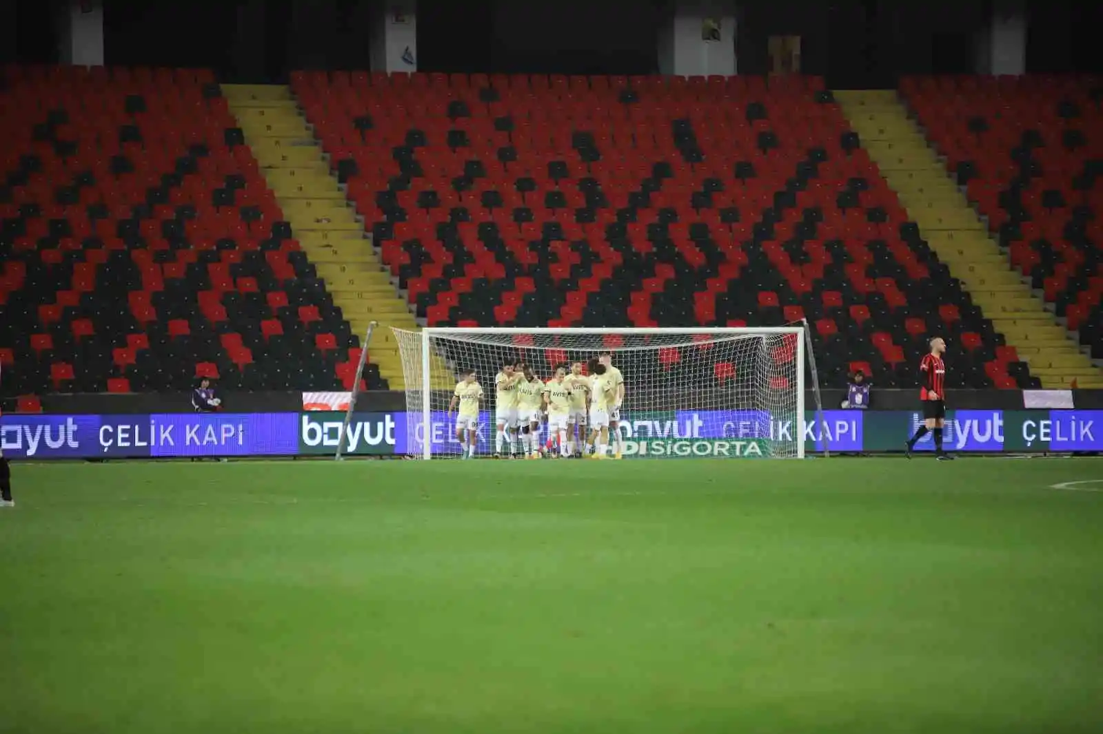 Spor Toto Süper Lig: Gaziantep FK: 0 - Fenerbahçe: 1 (Maç devam ediyor)
