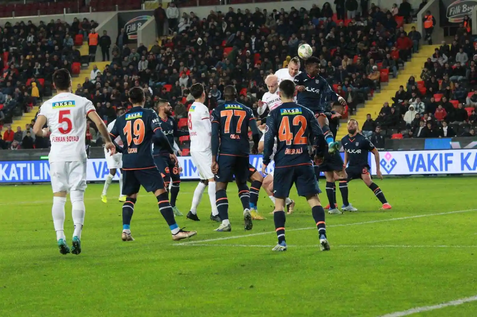 Spor Toto Süper Lig: Gaziantep FK: 1 - Başakşehir: 1 (Maç Sonucu)