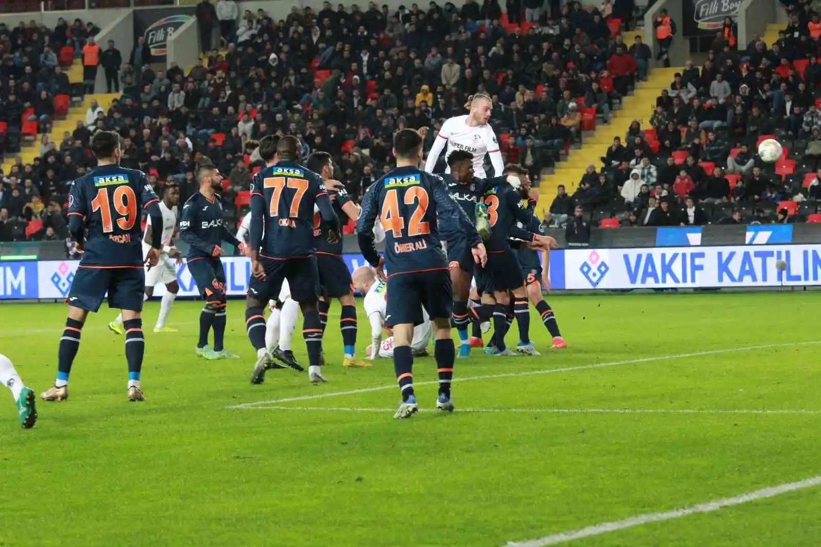 Spor Toto Süper Lig: Gaziantep FK: 1 - Başakşehir: 1 (Maç Sonucu)