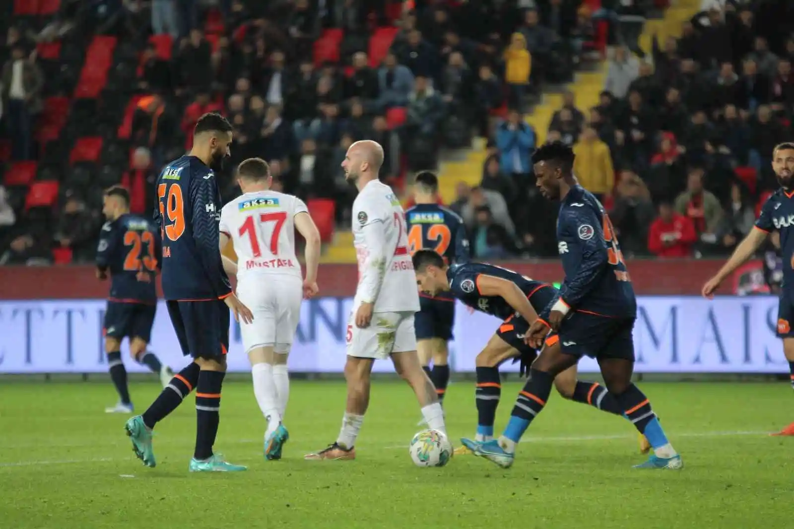 Spor Toto Süper Lig: Gaziantep FK: 1 - Başakşehir: 1 (Maç Sonucu)
