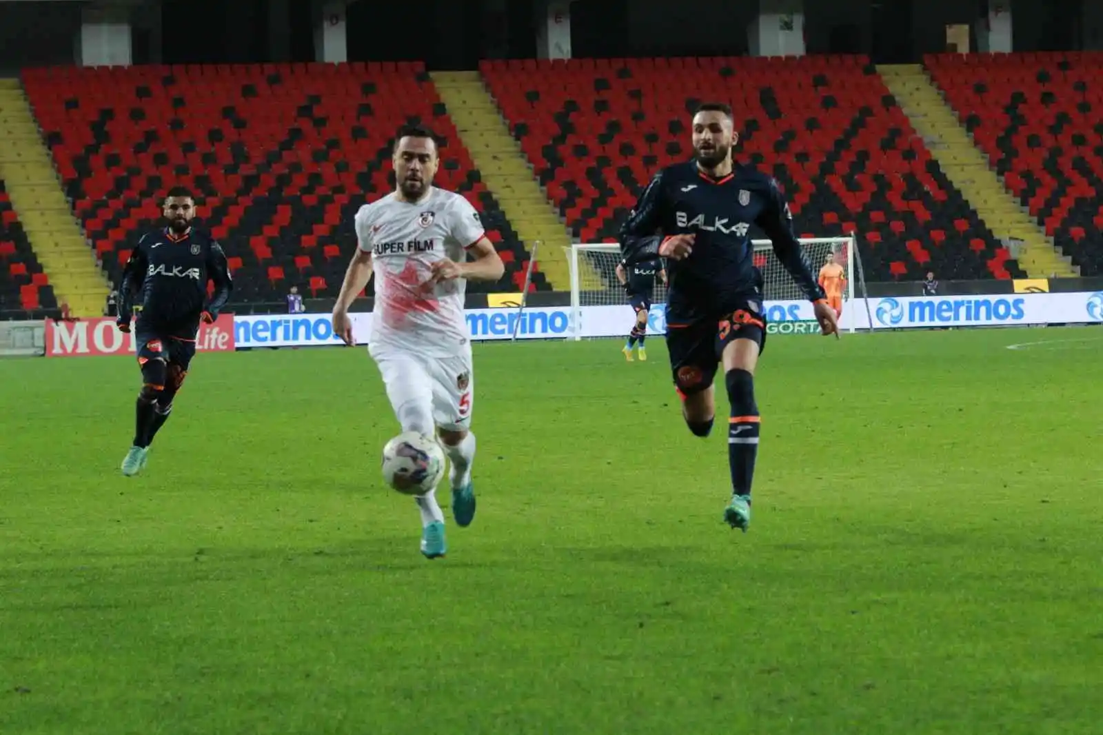 Spor Toto Süper Lig: Gaziantep FK: 1 - Başakşehir: 1 (Maç Sonucu)