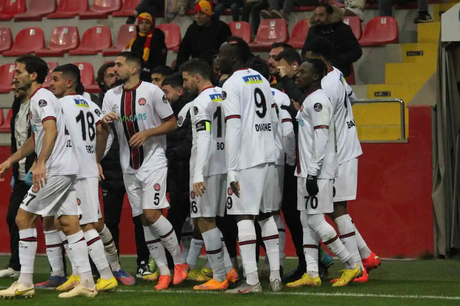 Spor Toto Süper Lig: Kayserispor: 2 - Fatih Karagümrük: 4 (Maç sonucu)
